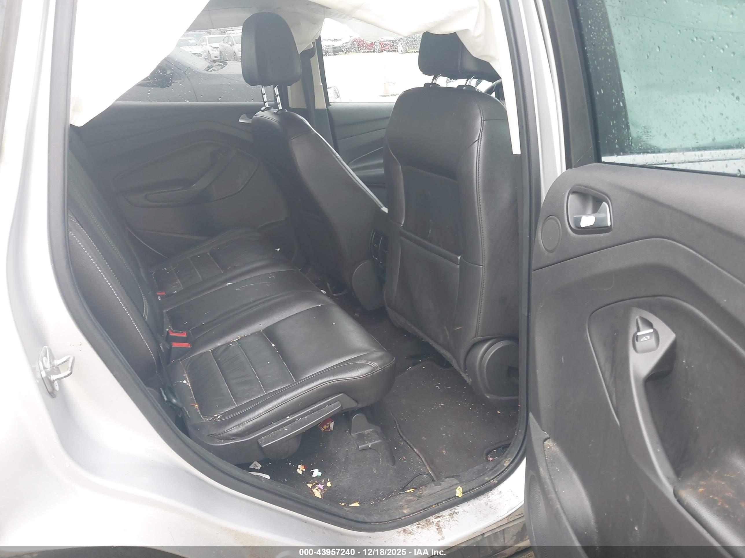 FORD ESCAPE image 8