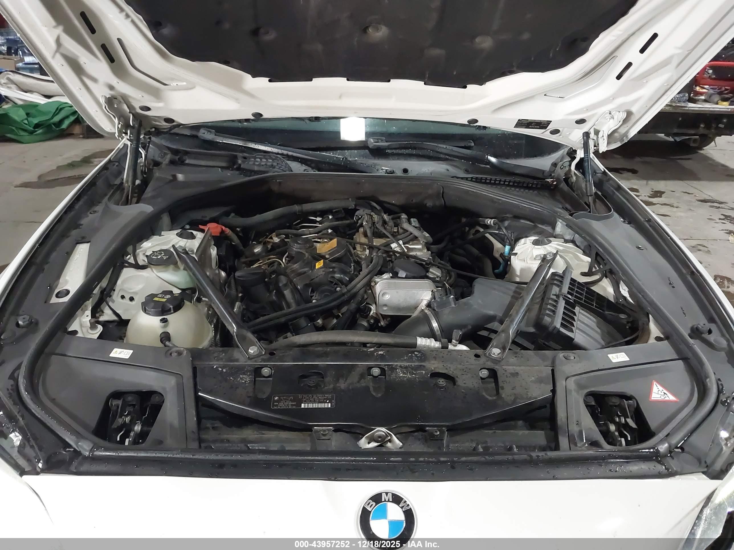 BMW 528I image 10