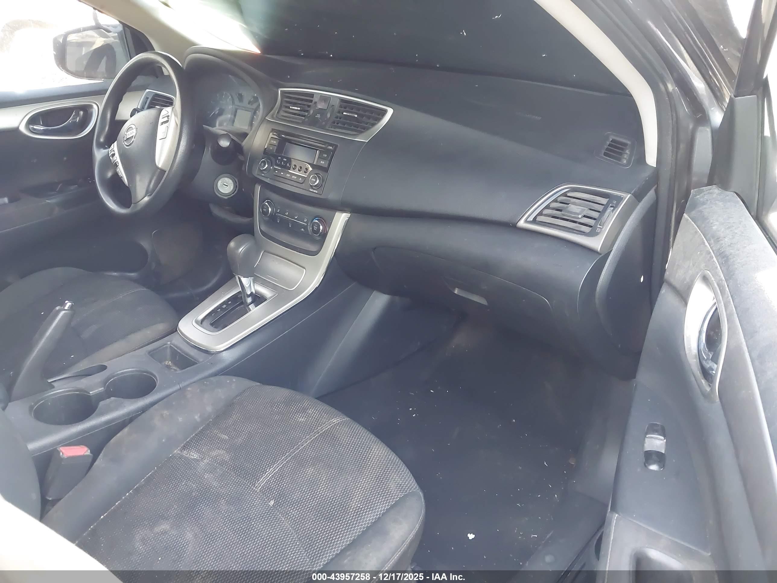 NISSAN SENTRA image 5