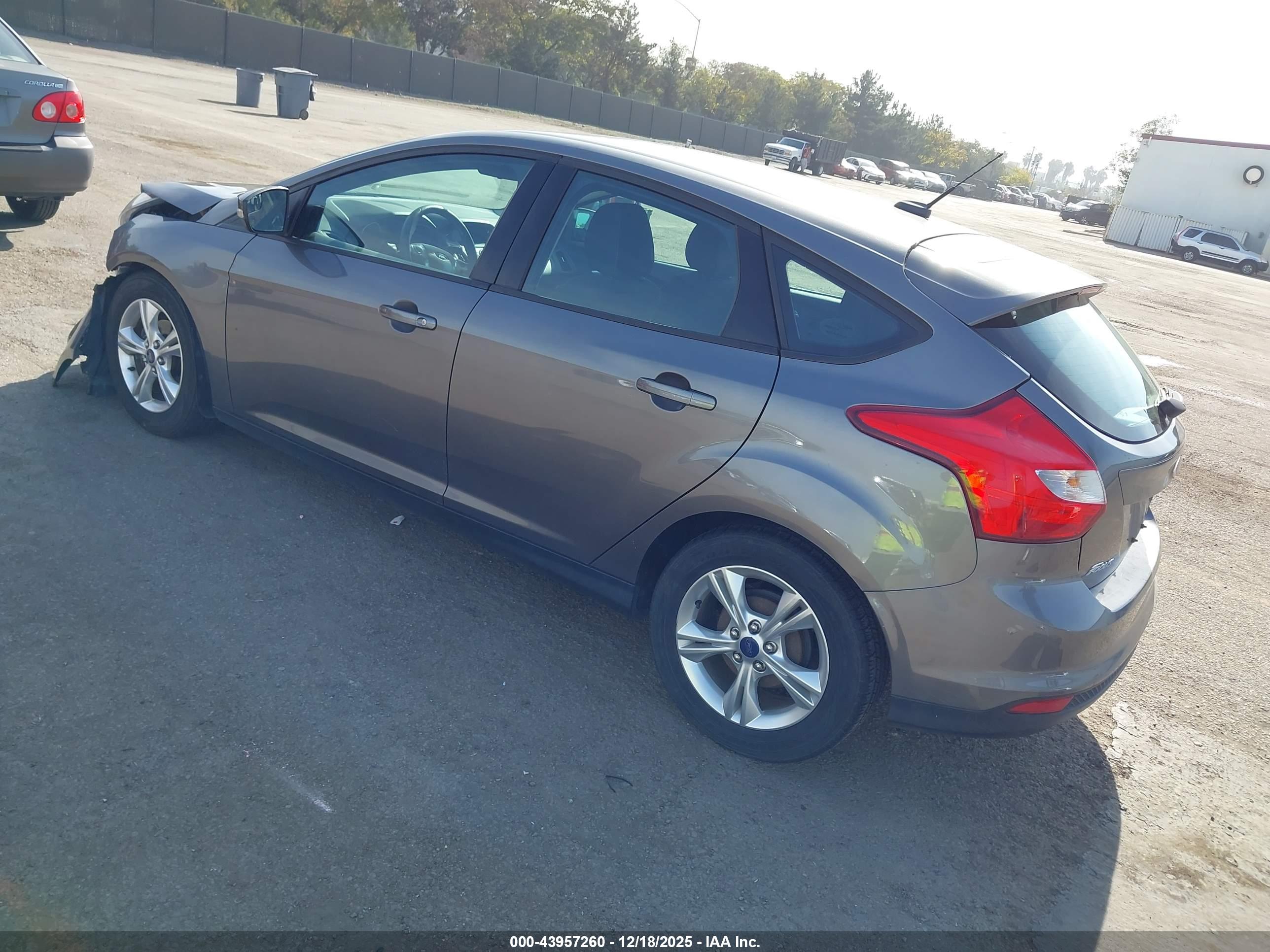 FORD FOCUS image 3