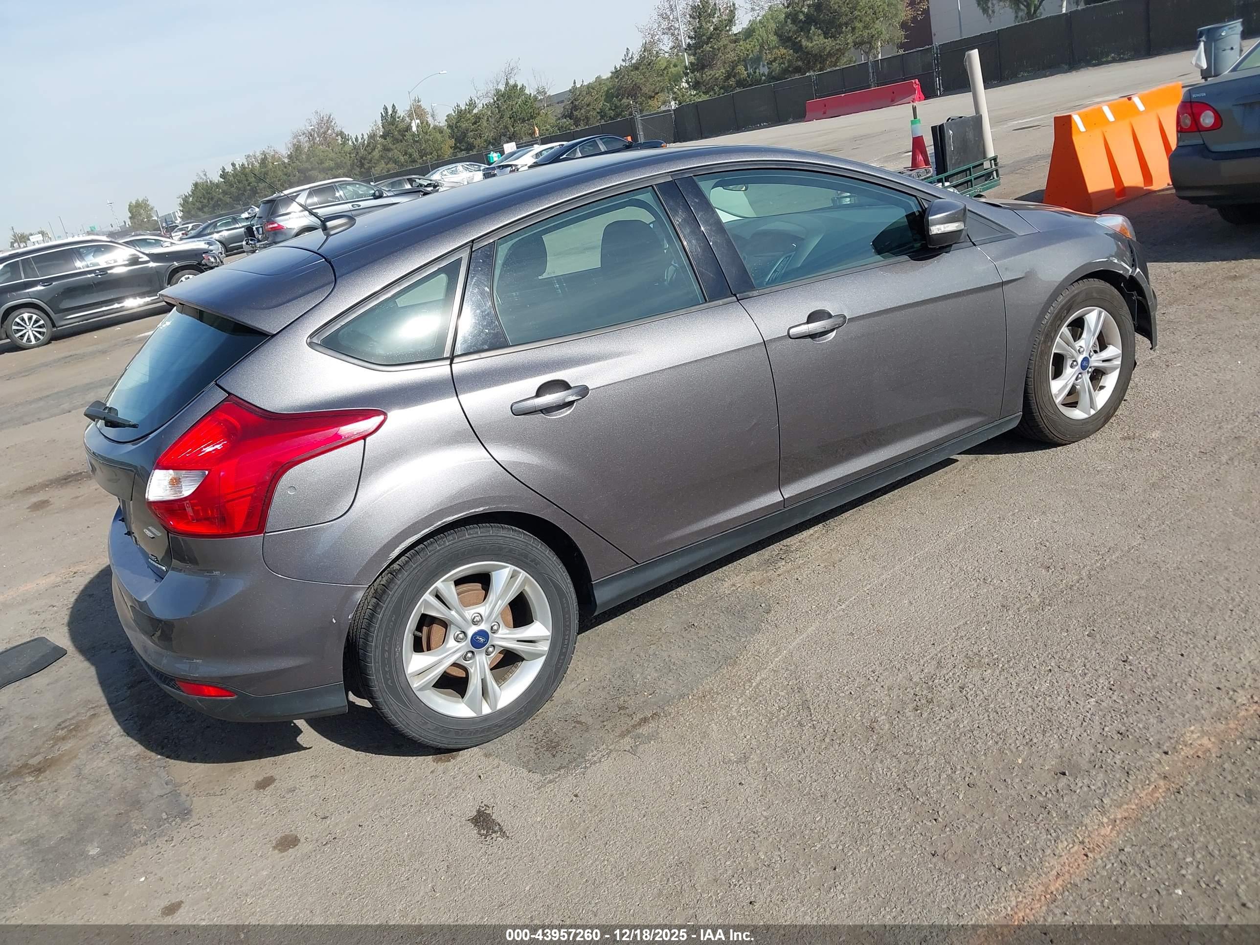 FORD FOCUS image 4