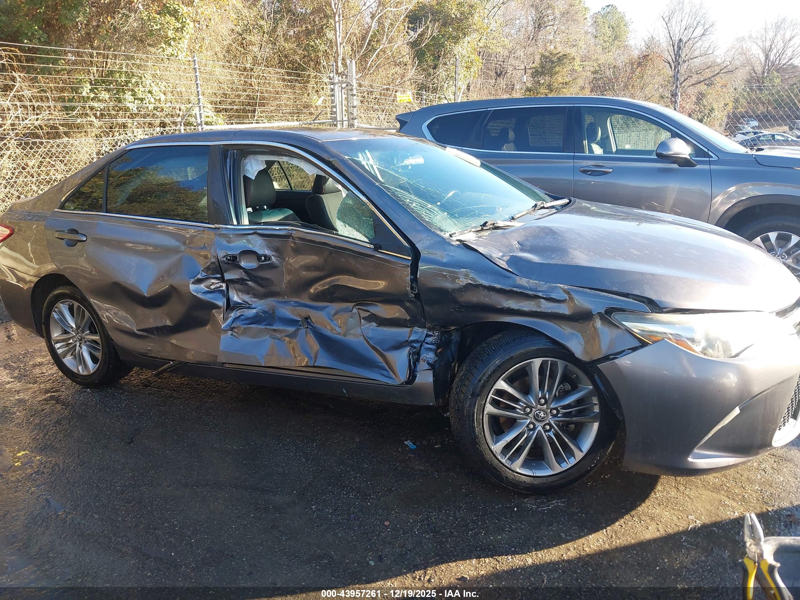 TOYOTA CAMRY image 6