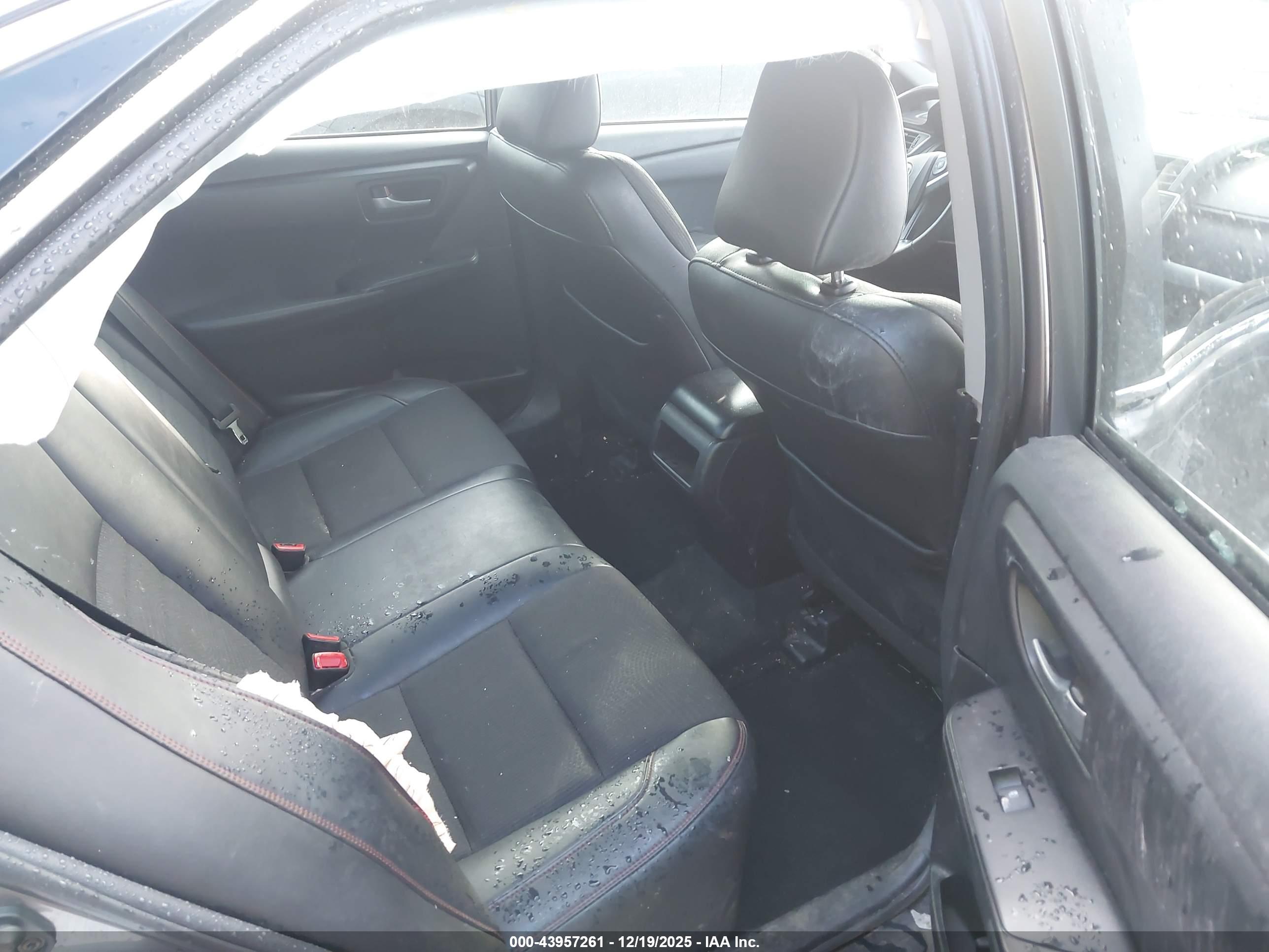 TOYOTA CAMRY image 8