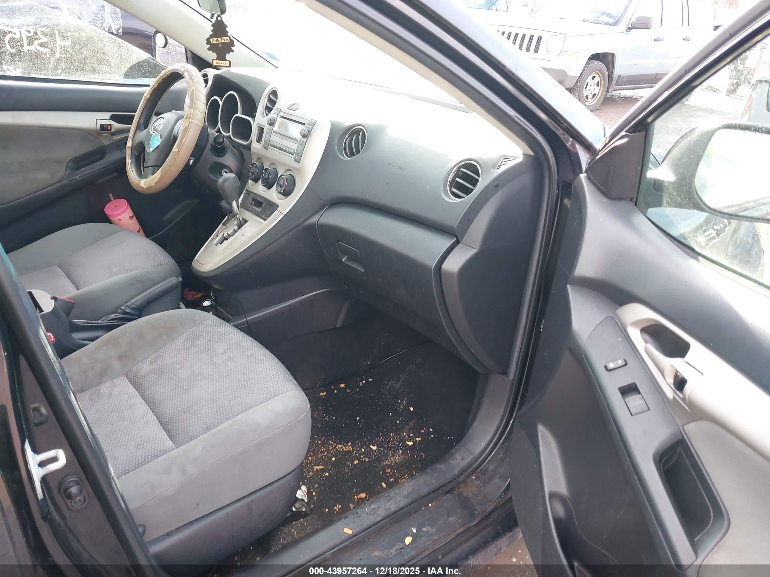 TOYOTA MATRIX image 5