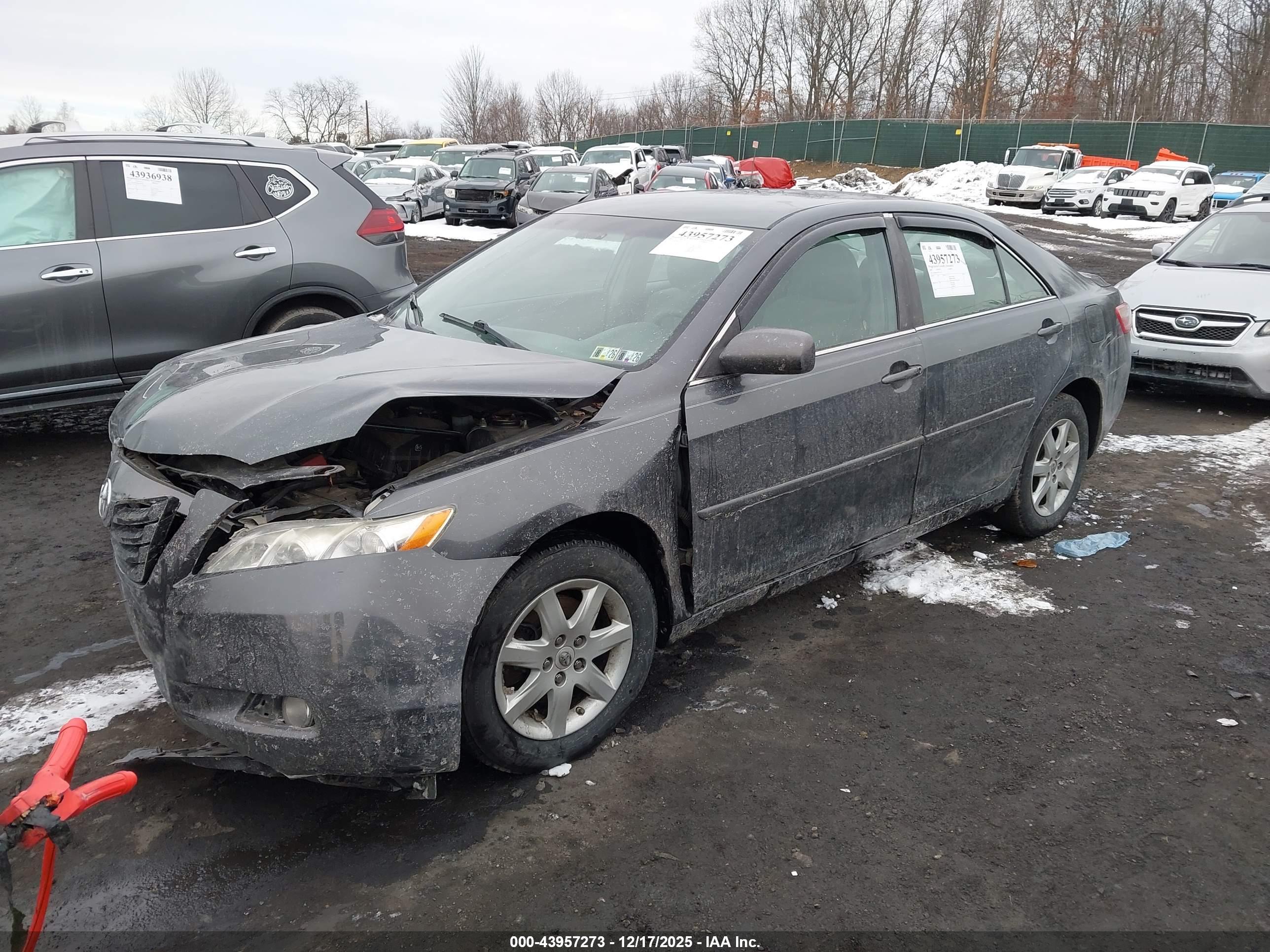 TOYOTA CAMRY image 2