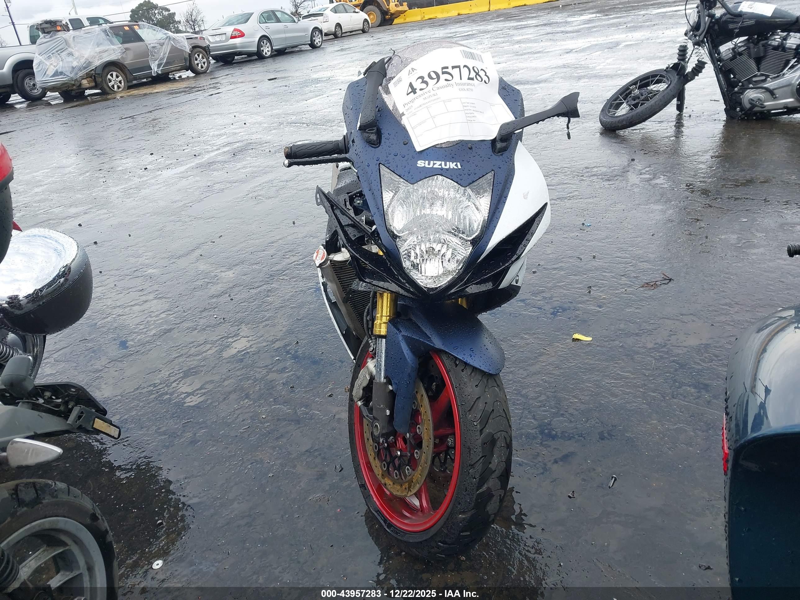 SUZUKI GSX-R750 image 5