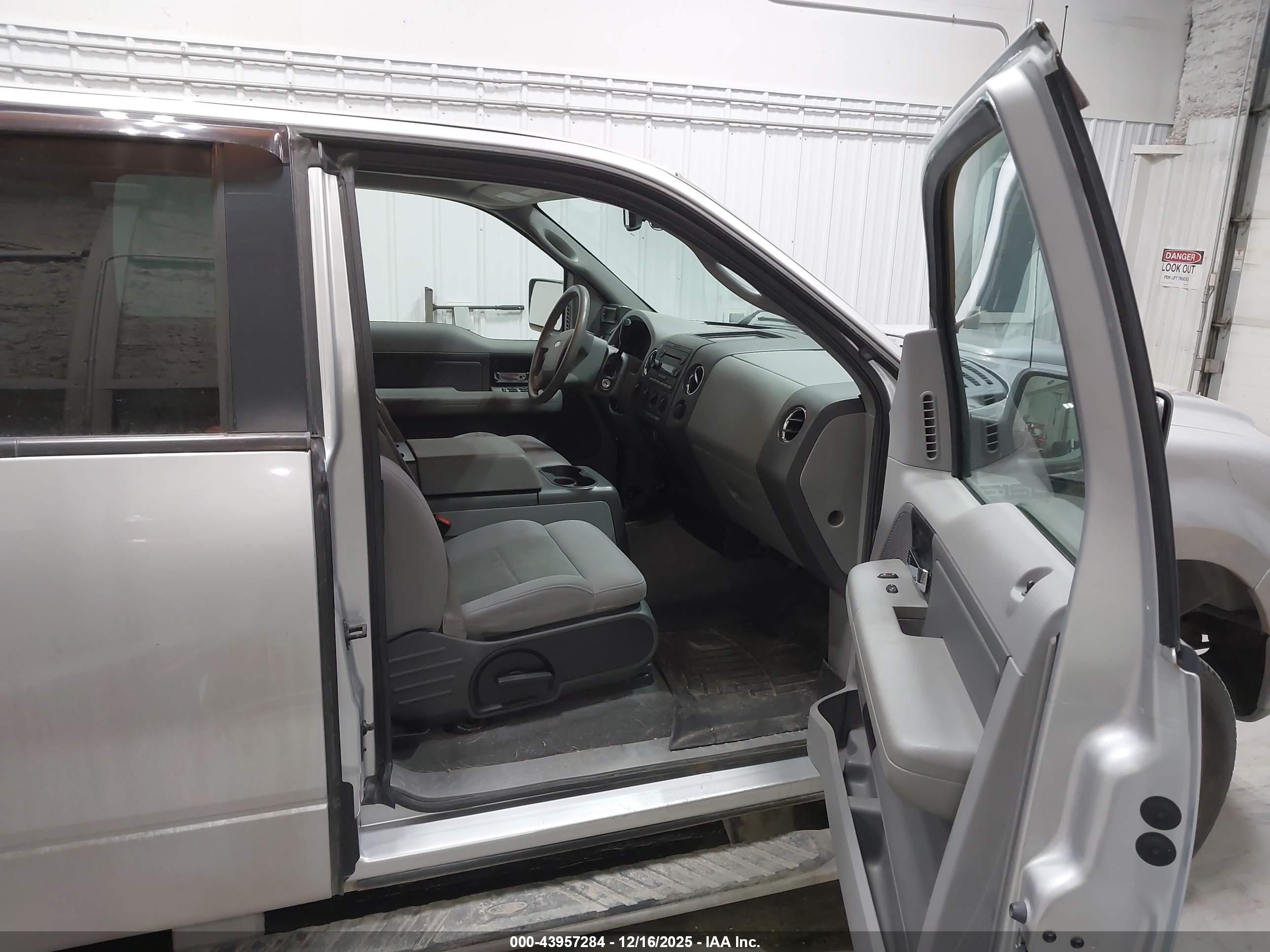 FORD F-150 image 5
