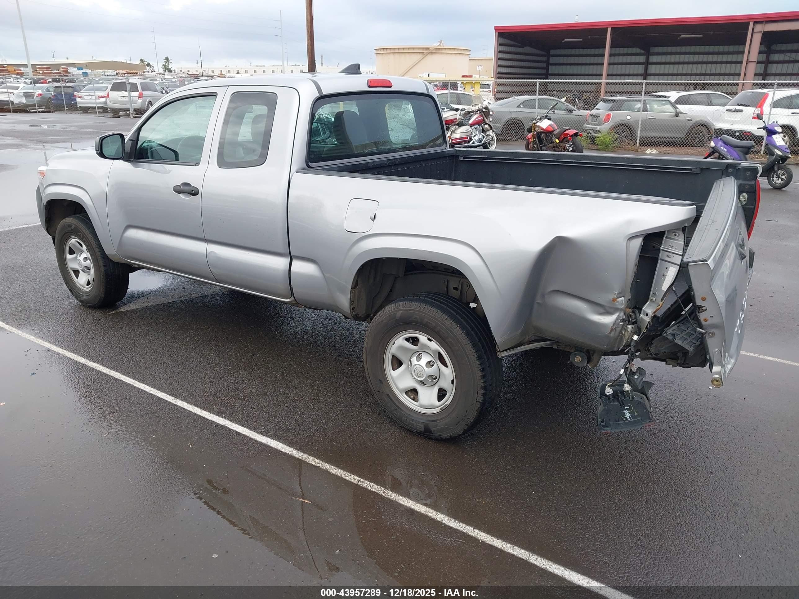 TOYOTA TACOMA image 3