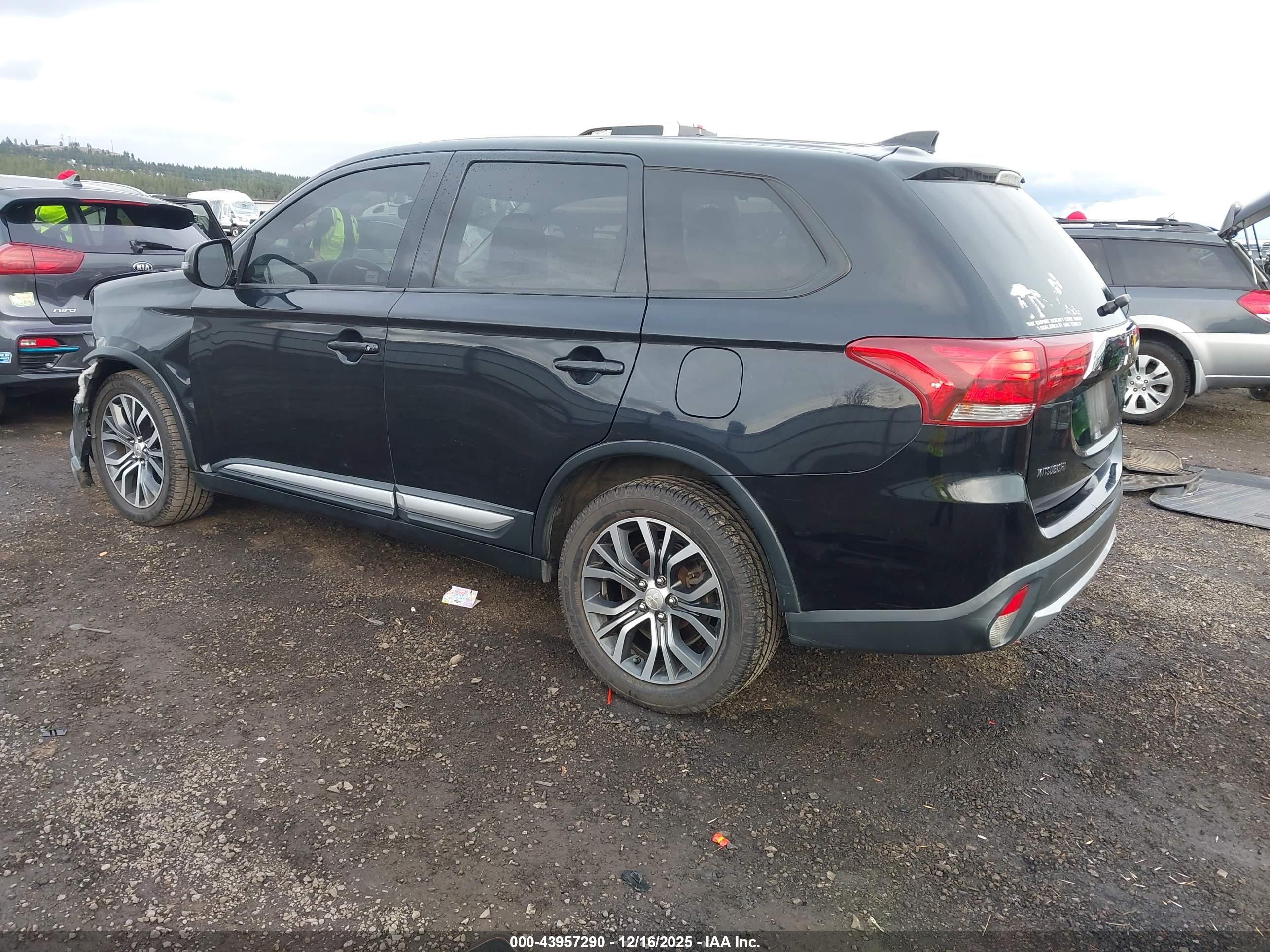MITSUBISHI OUTLANDER image 3
