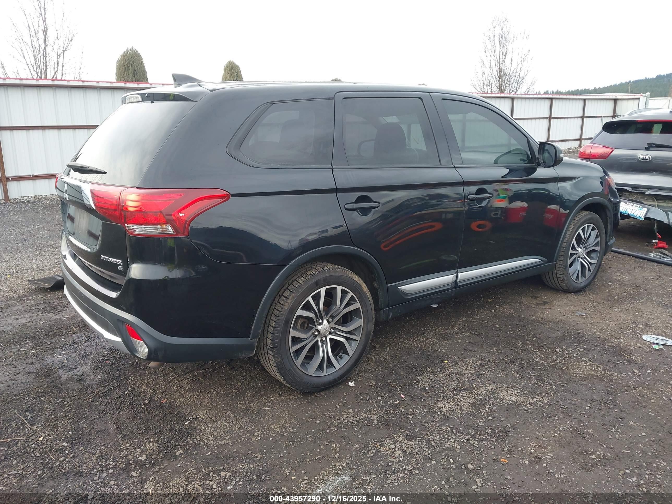 MITSUBISHI OUTLANDER image 4