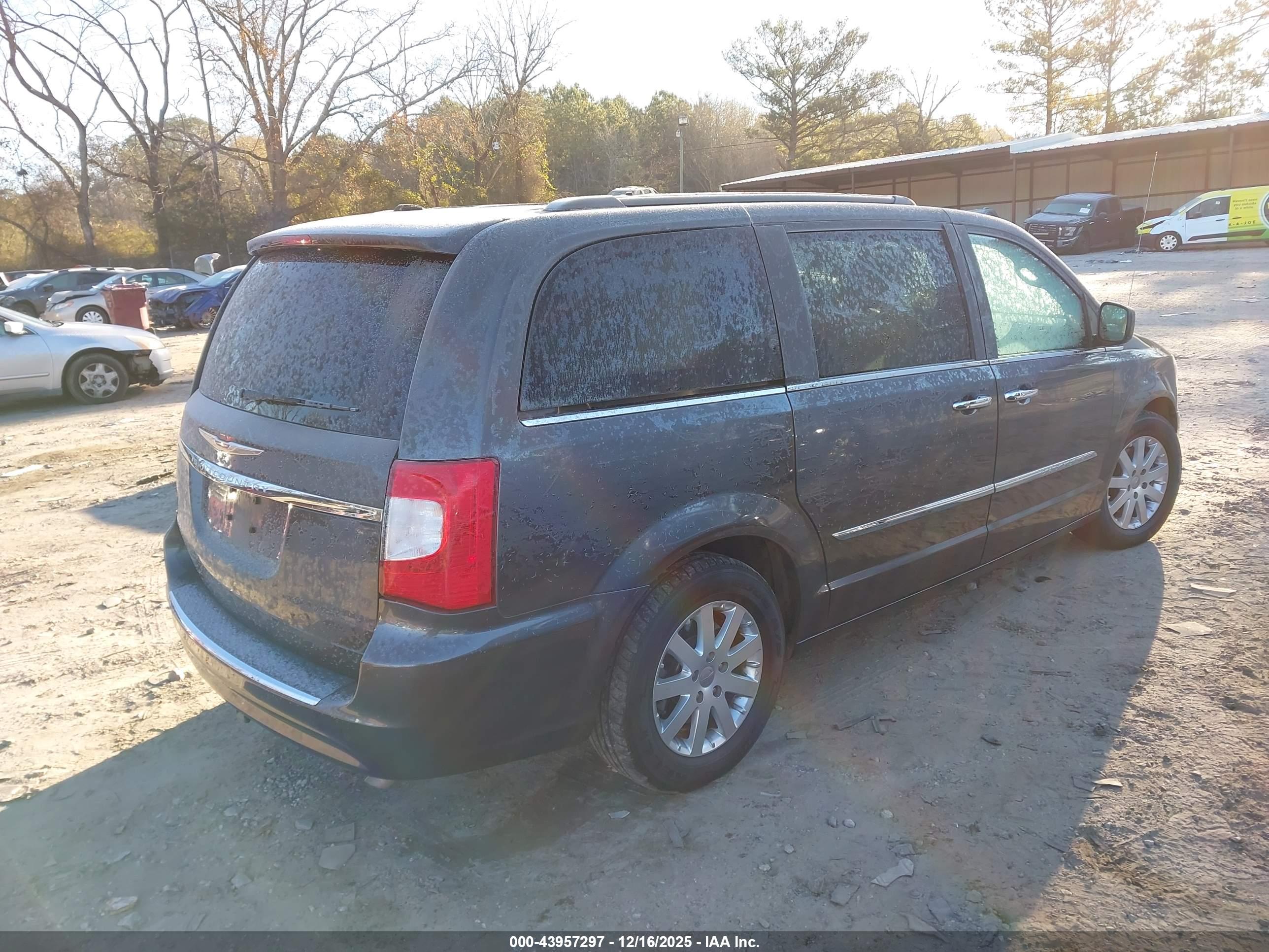 CHRYSLER TOWN image 4