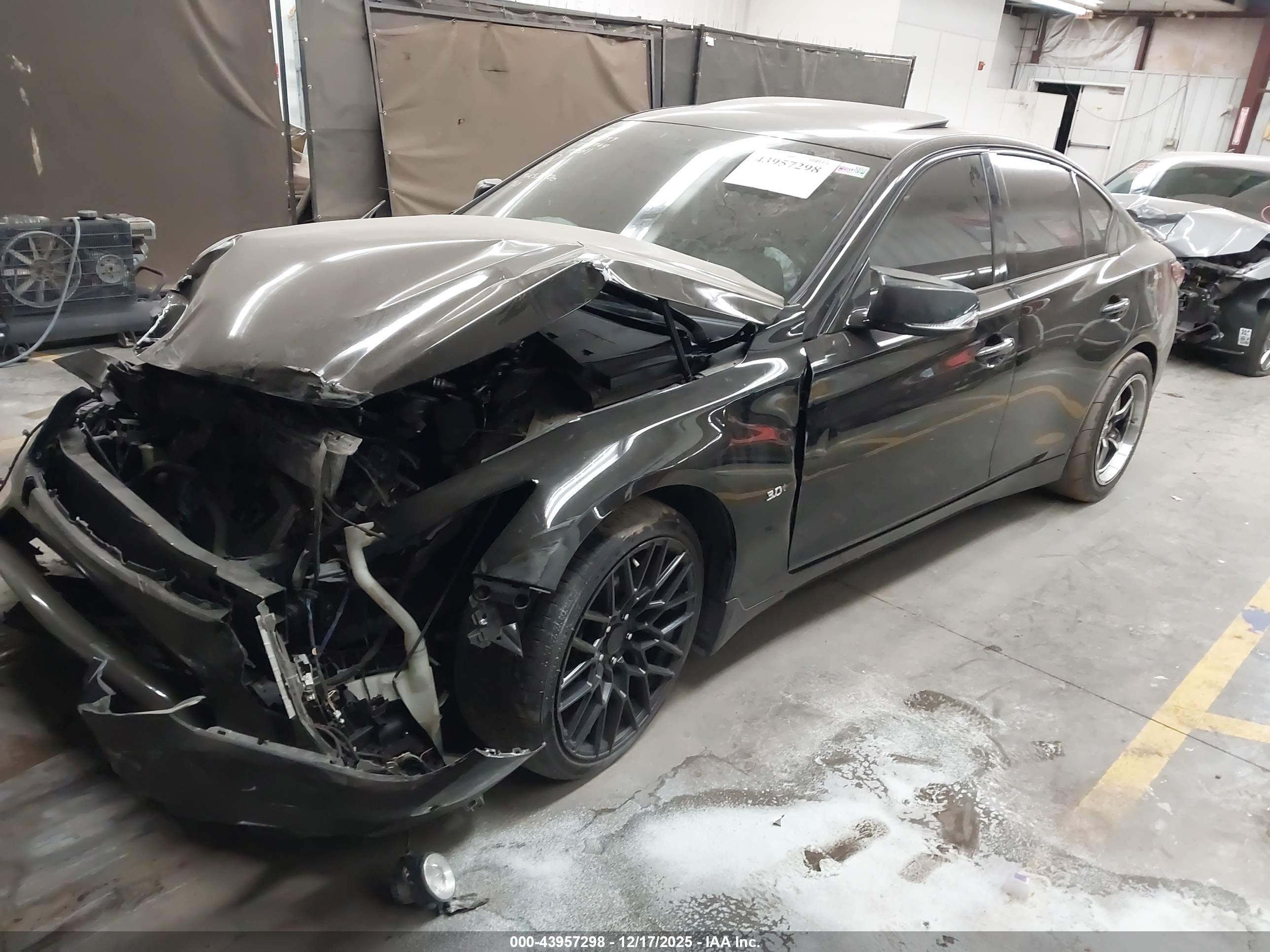 INFINITI Q50 image 2