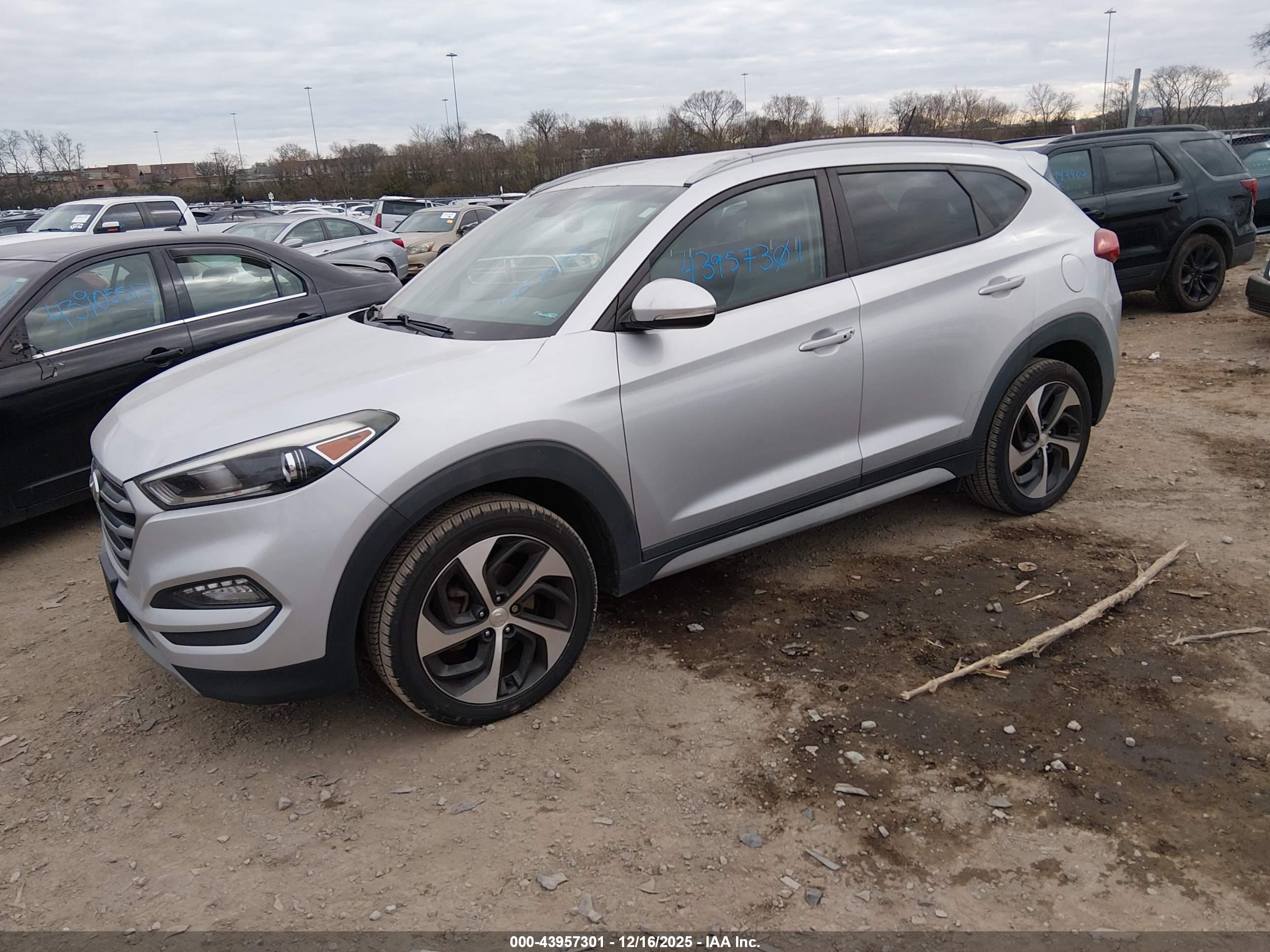 HYUNDAI TUCSON image 2