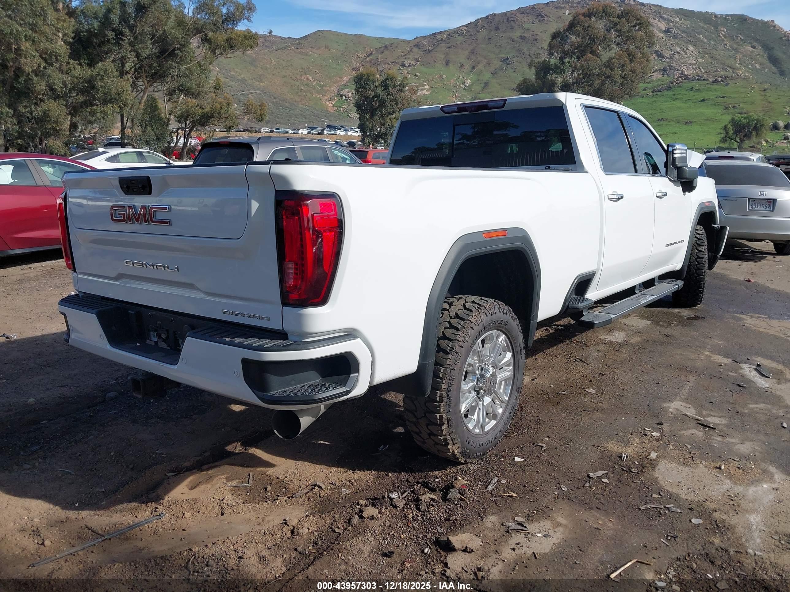 GMC SIERRA image 4