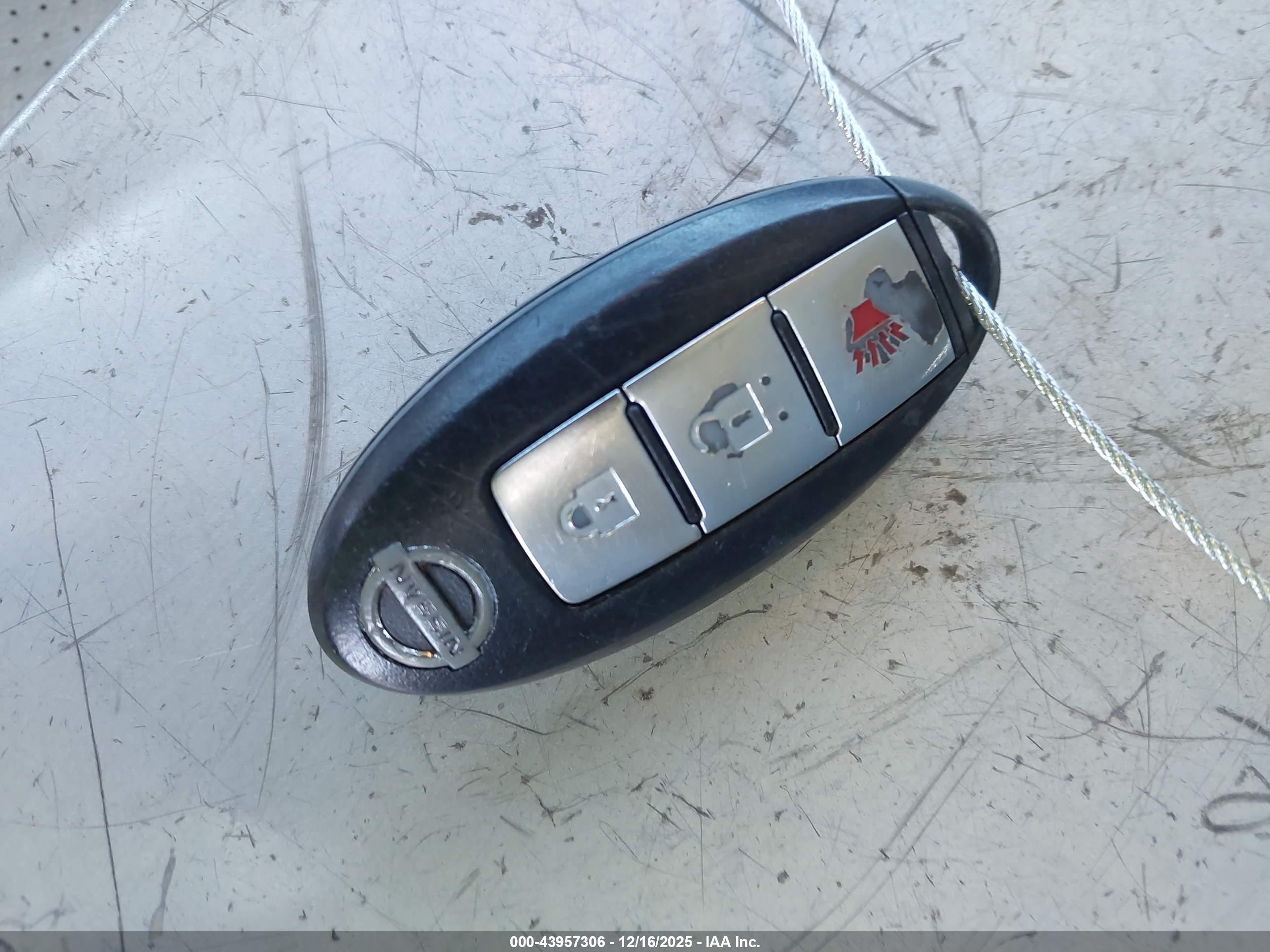 NISSAN ROGUE image 11