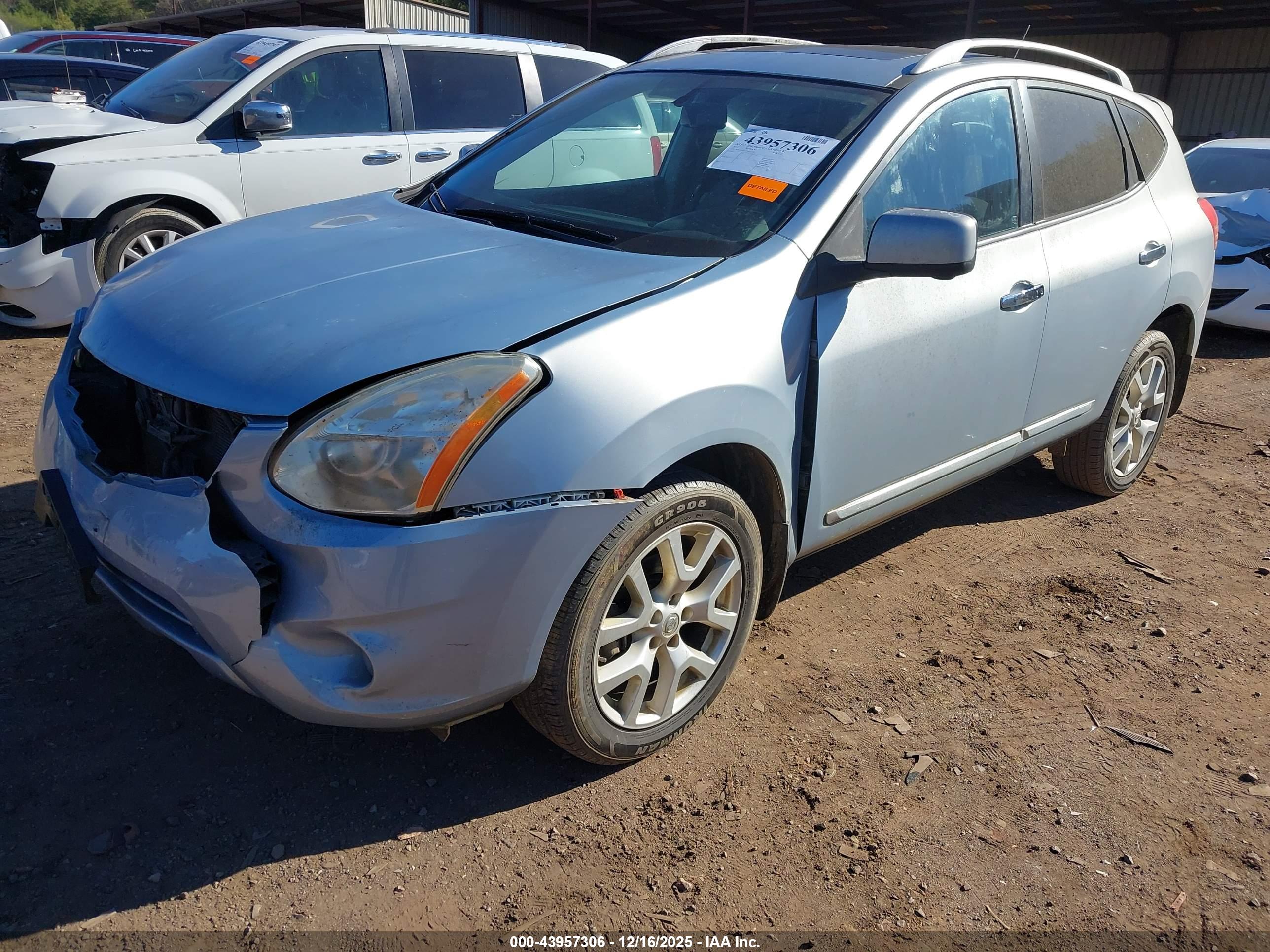 NISSAN ROGUE image 2