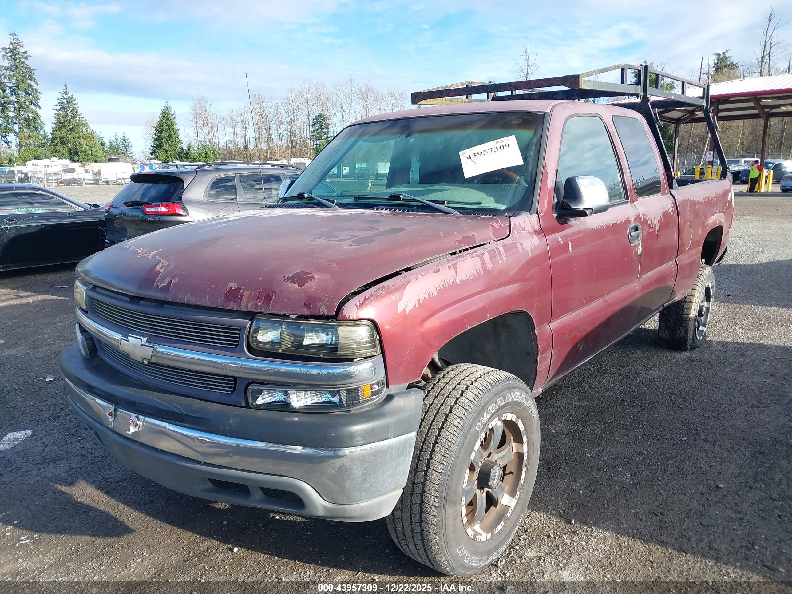 CHEVROLET SILVERADO image 2