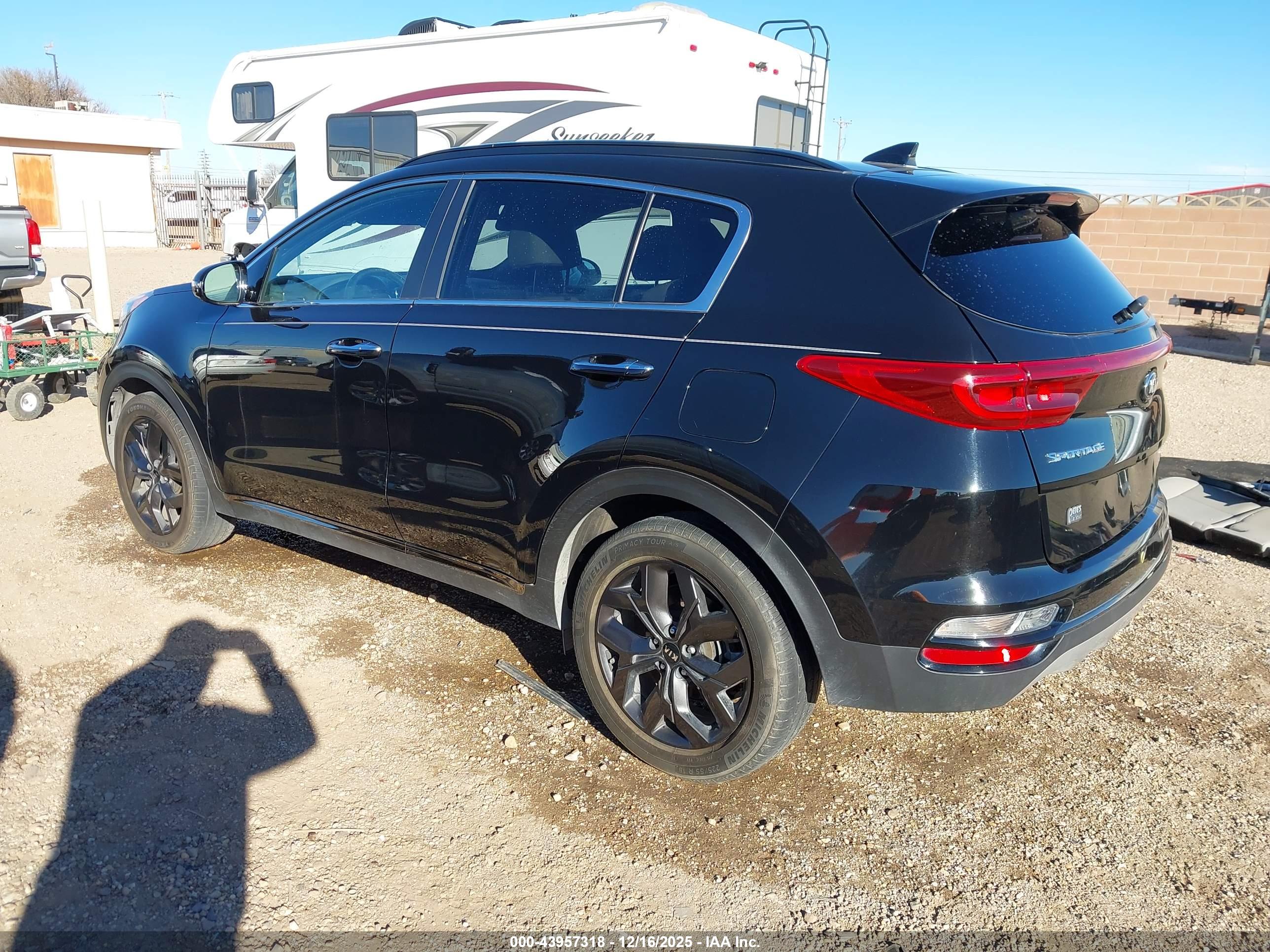 KIA SPORTAGE image 3