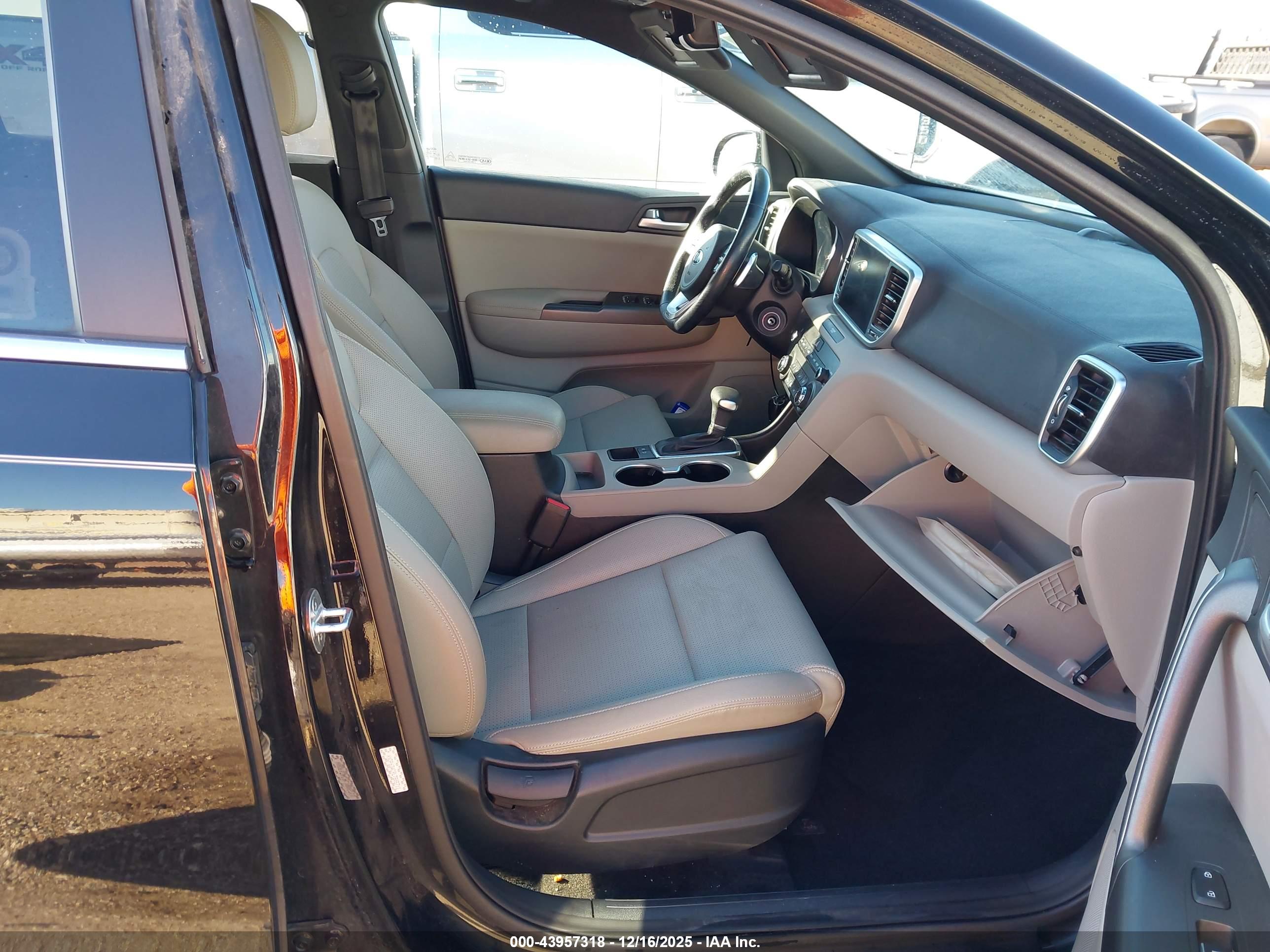 KIA SPORTAGE image 5