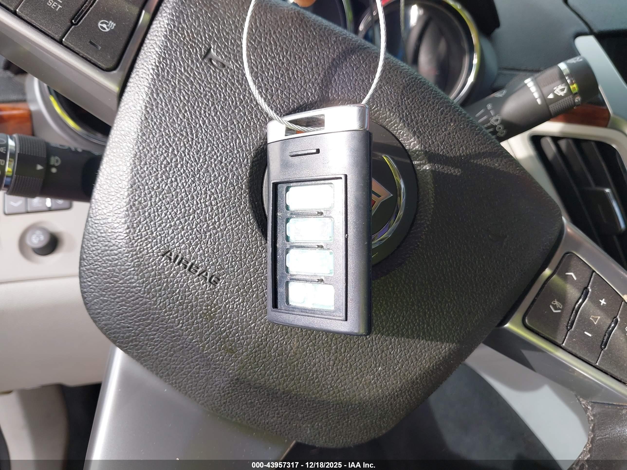 CADILLAC CTS image 11