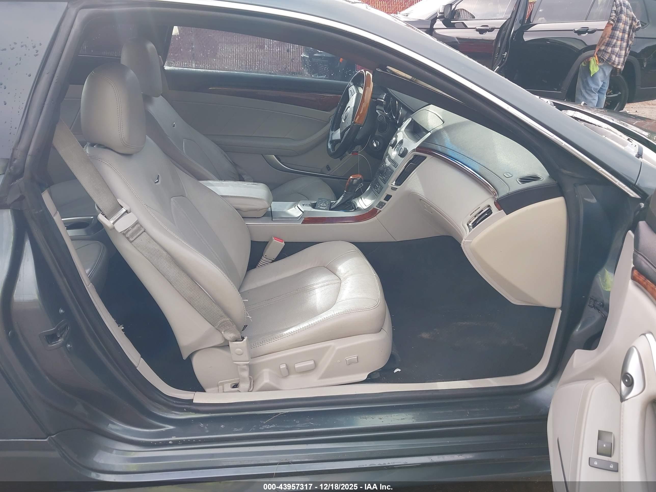 CADILLAC CTS image 5