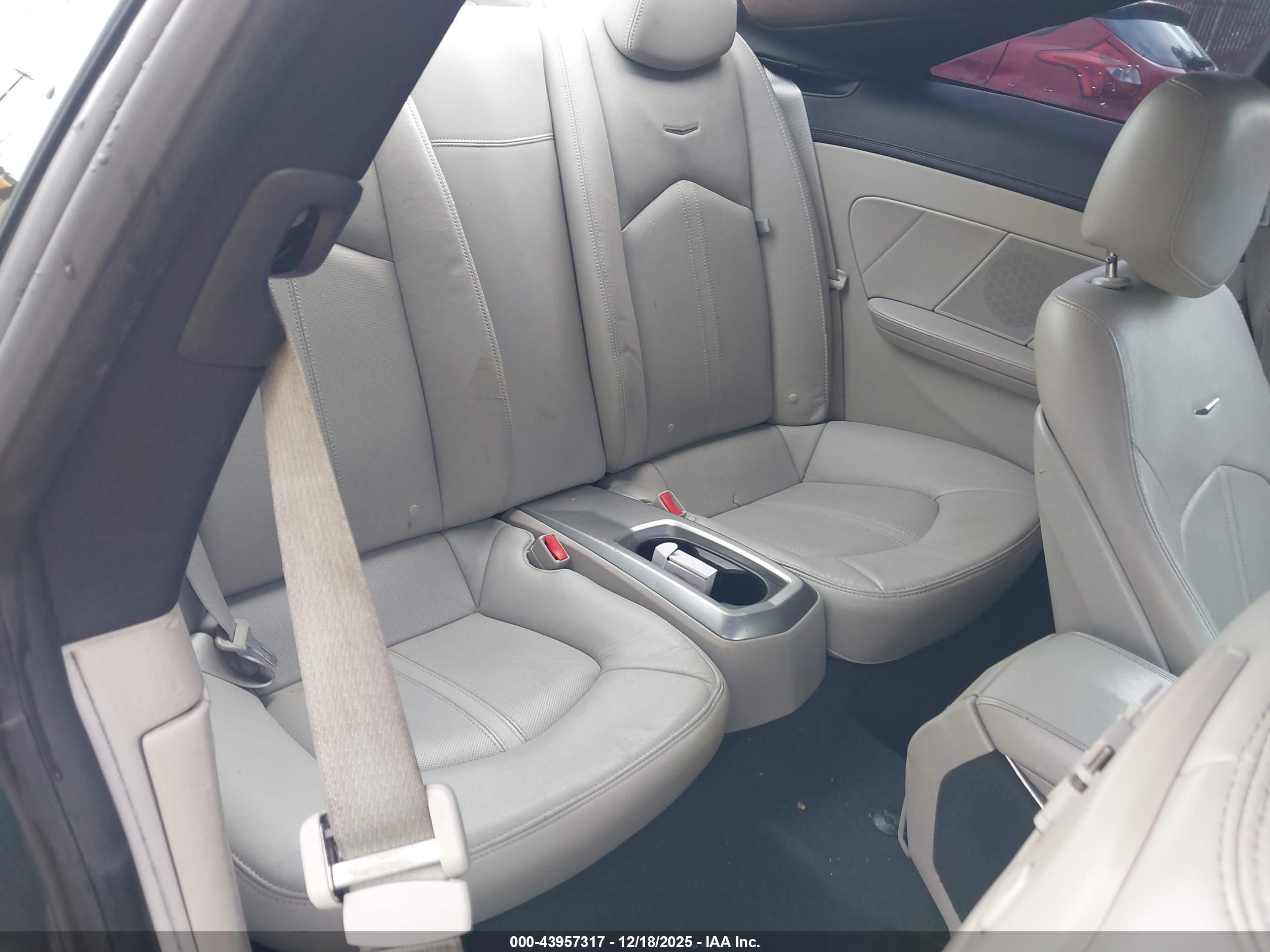 CADILLAC CTS image 8