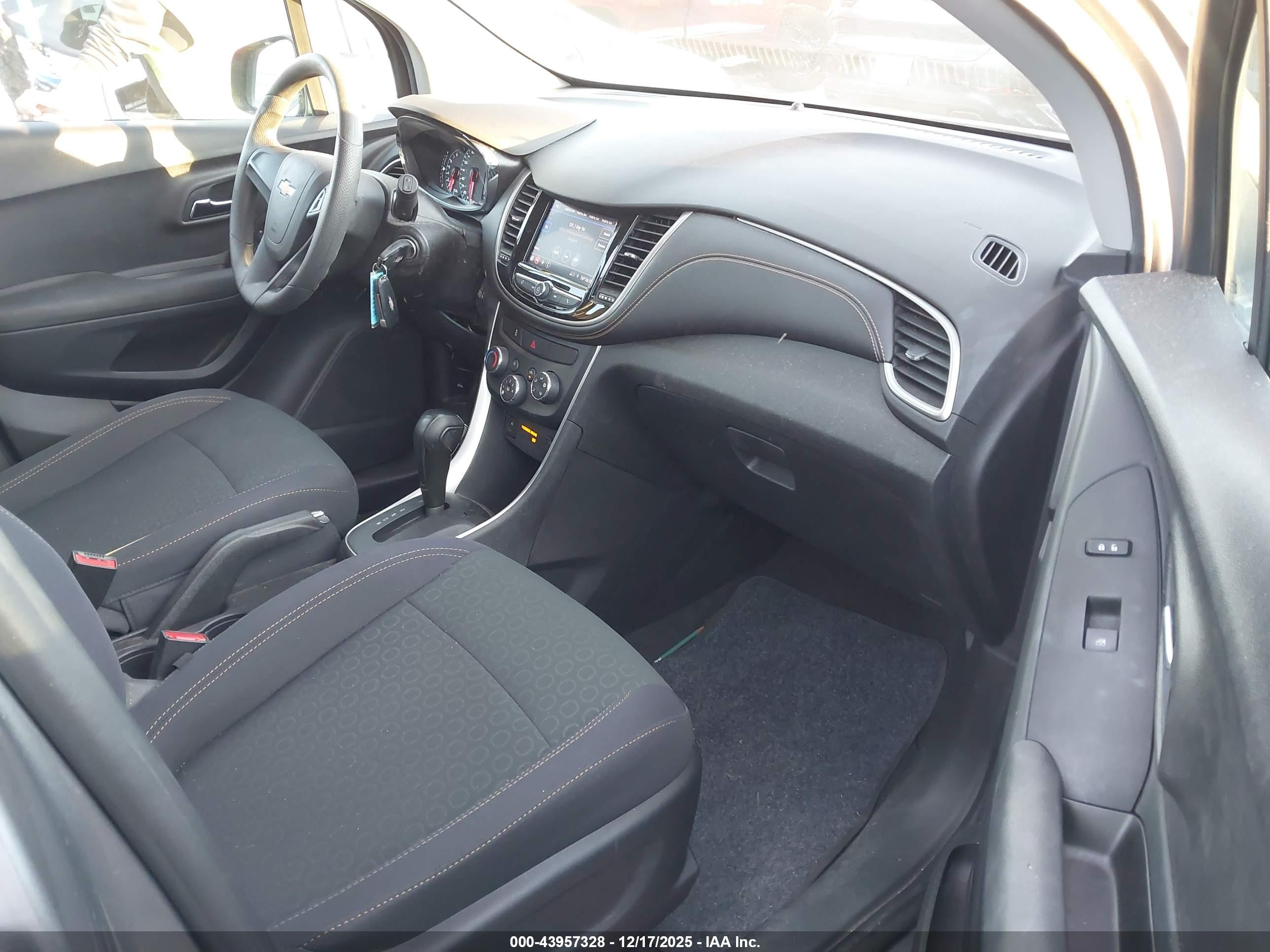 CHEVROLET TRAX image 5