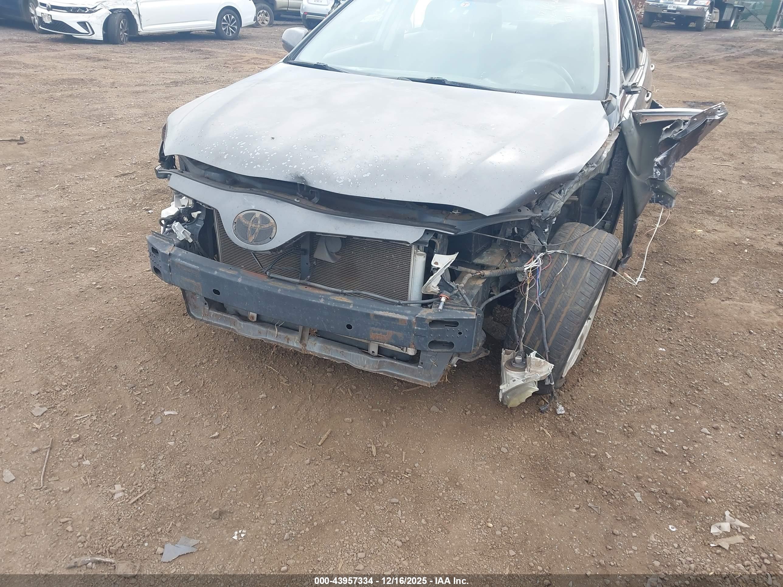 TOYOTA CAMRY image 6