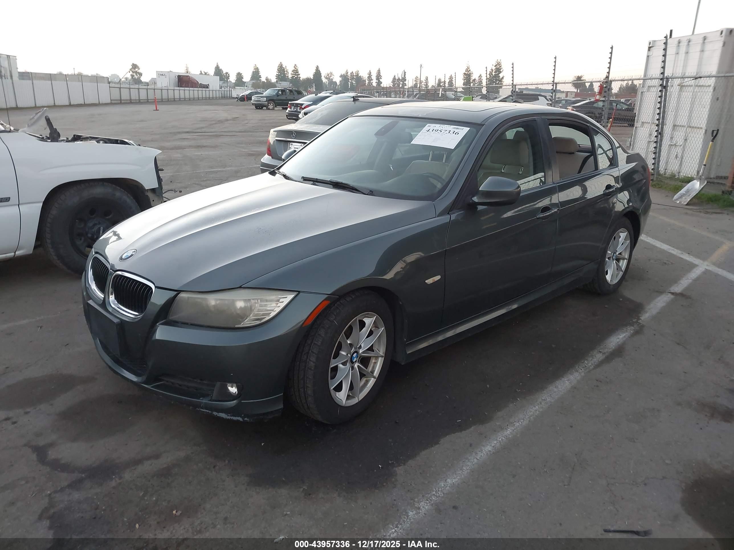 BMW 328I image 2