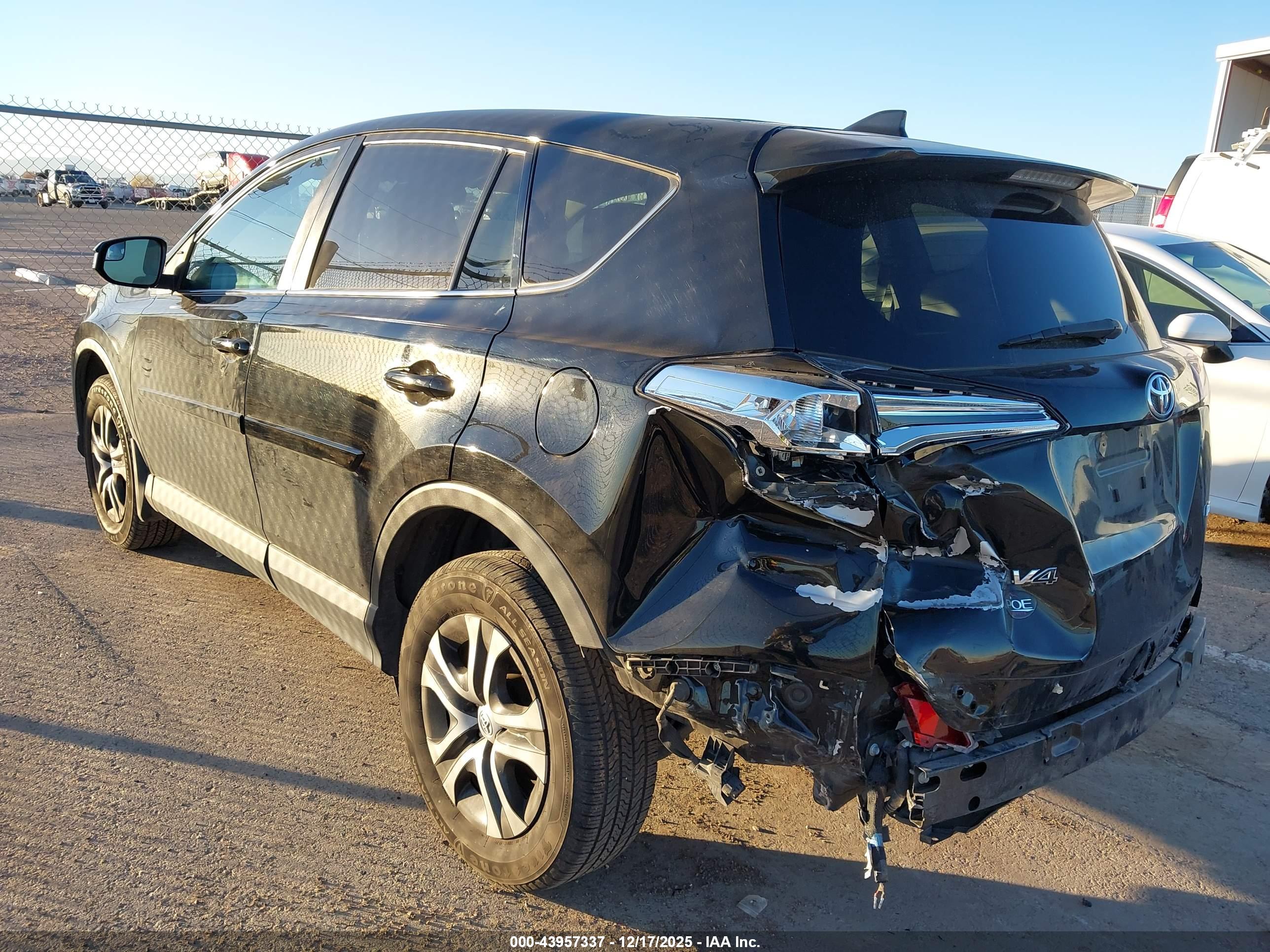 TOYOTA RAV4 image 3