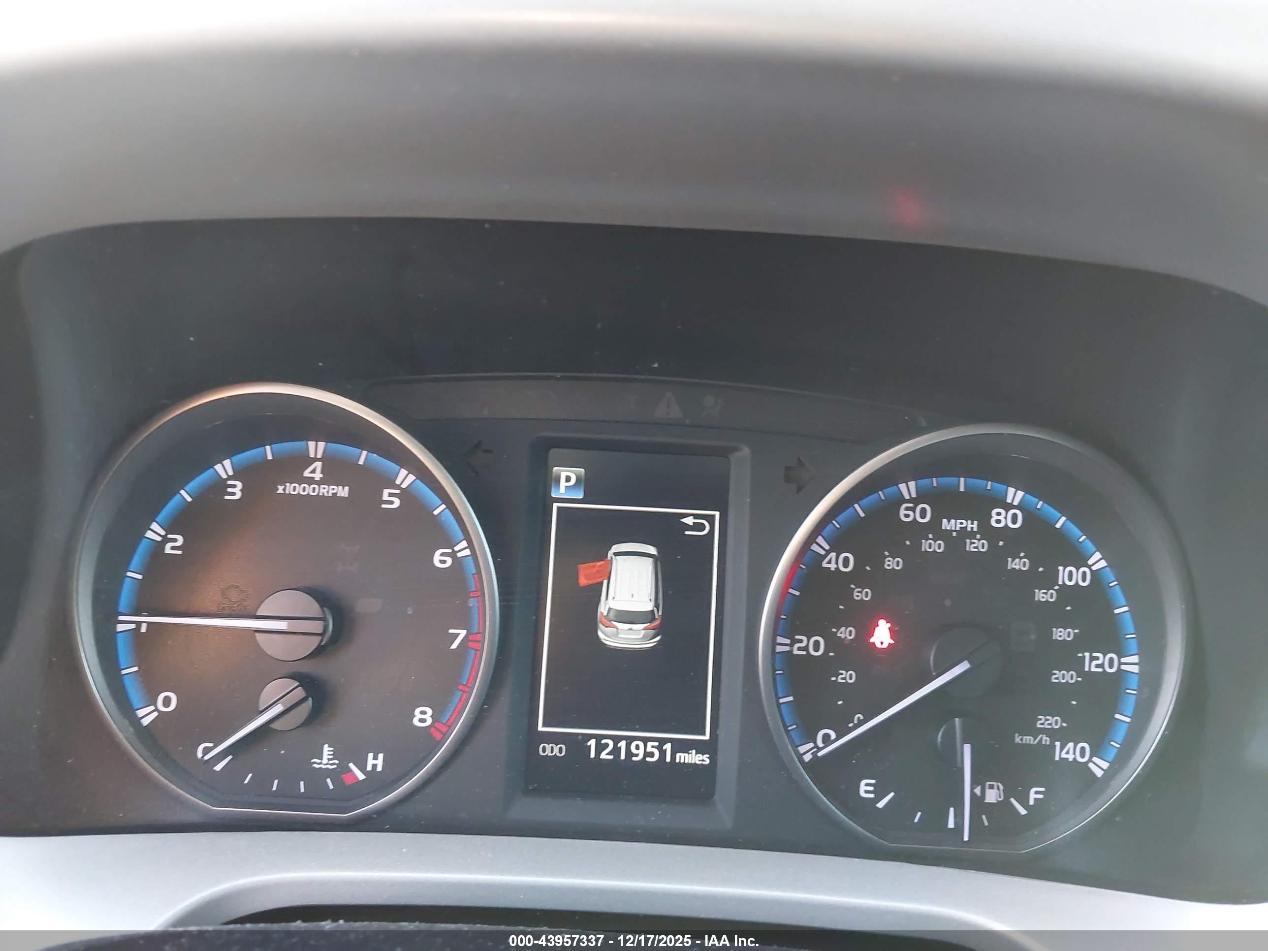 TOYOTA RAV4 image 7
