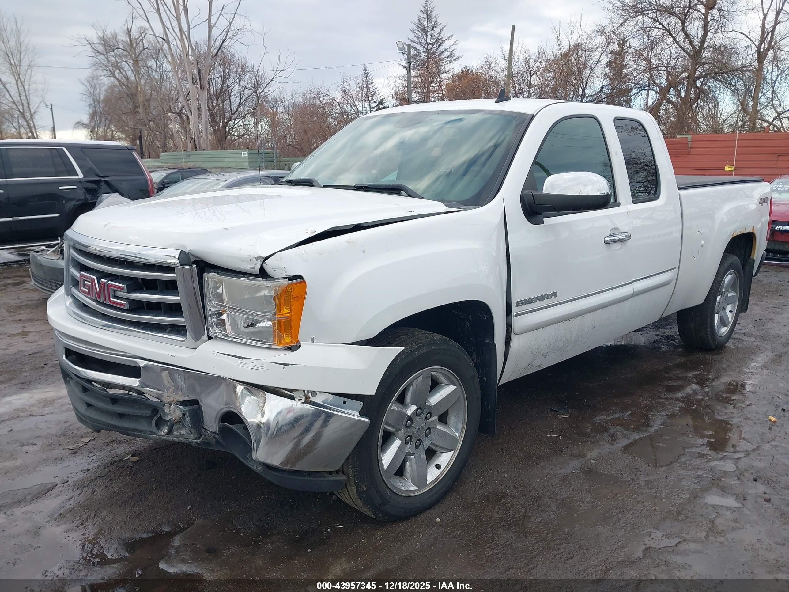 GMC SIERRA image 2