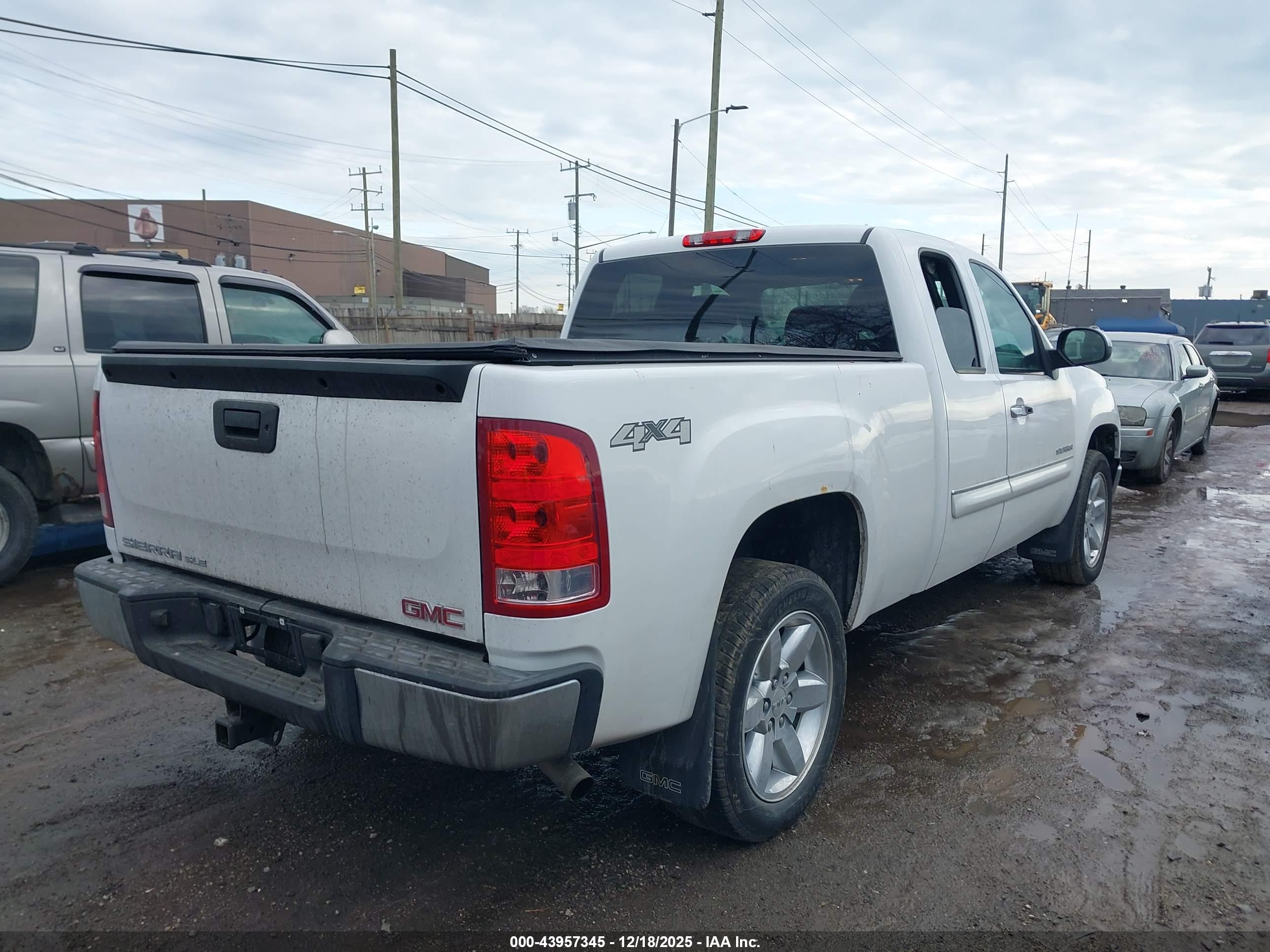 GMC SIERRA image 4