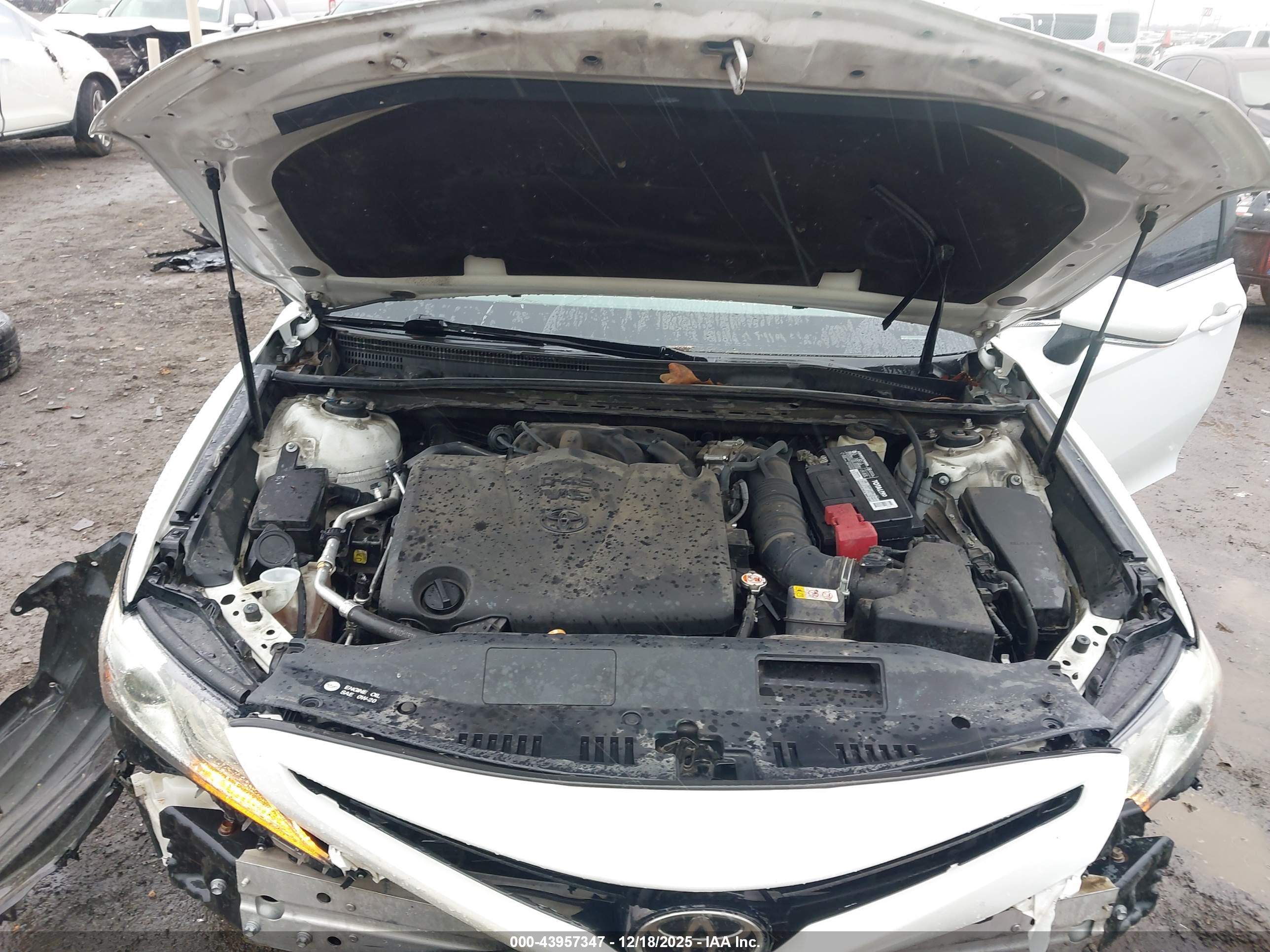 TOYOTA CAMRY image 10