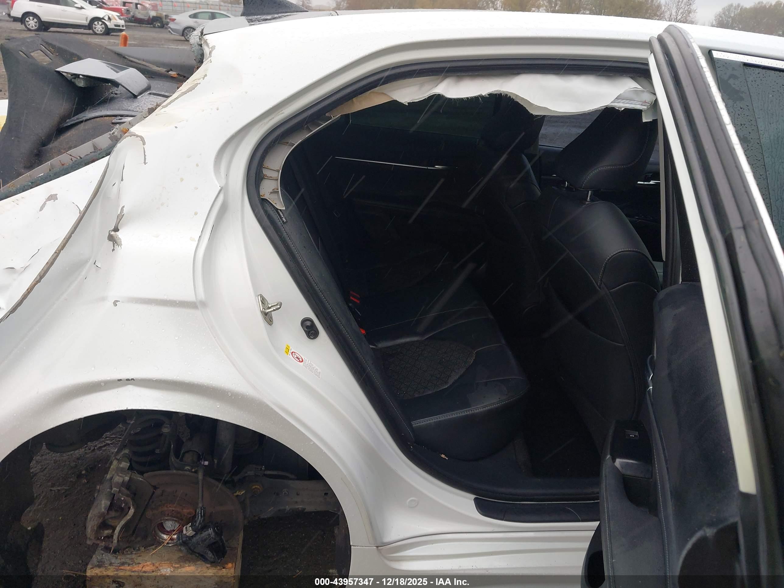 TOYOTA CAMRY image 8
