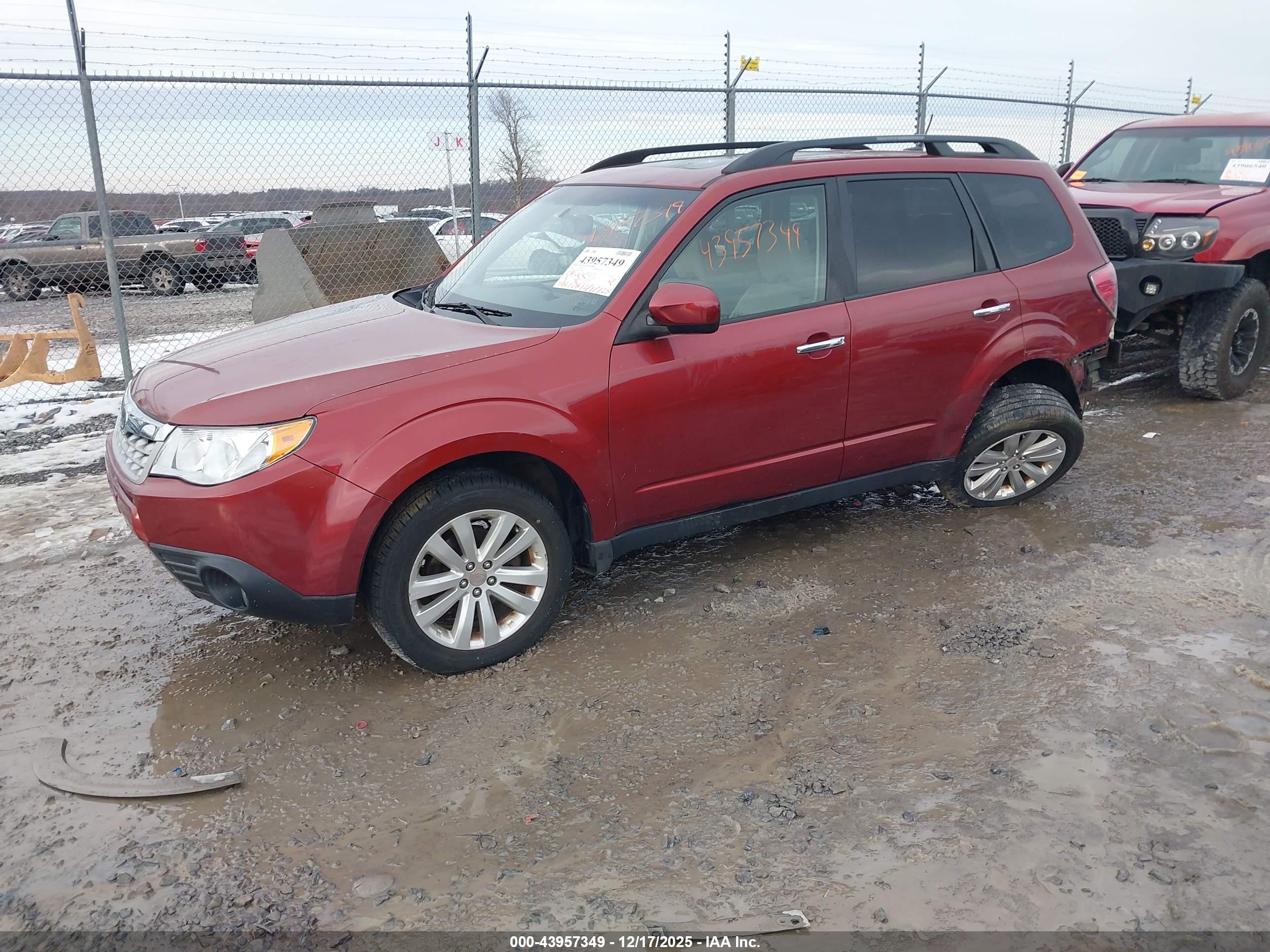 SUBARU FORESTER image 2
