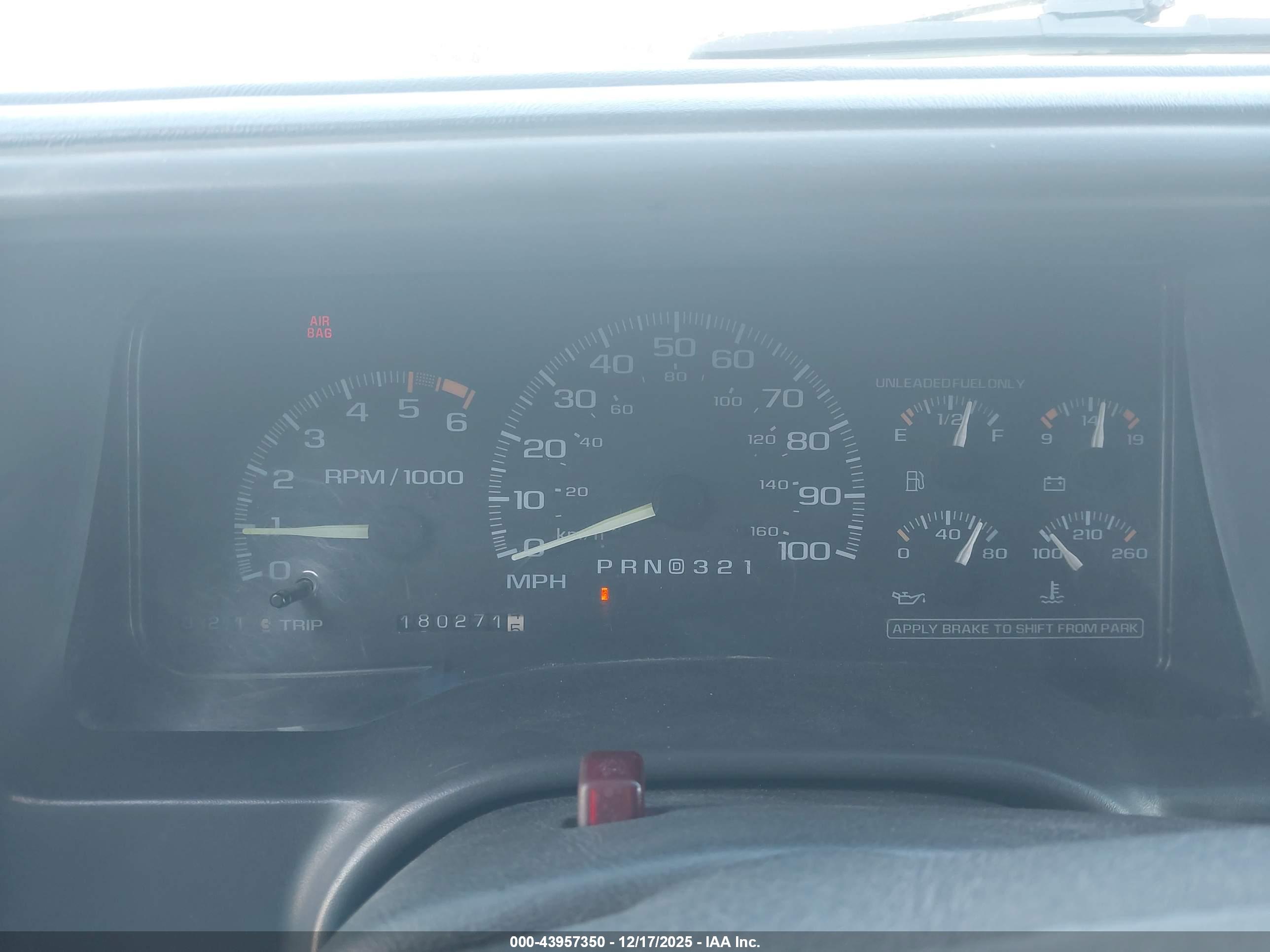 CHEVROLET GMT-400 image 7