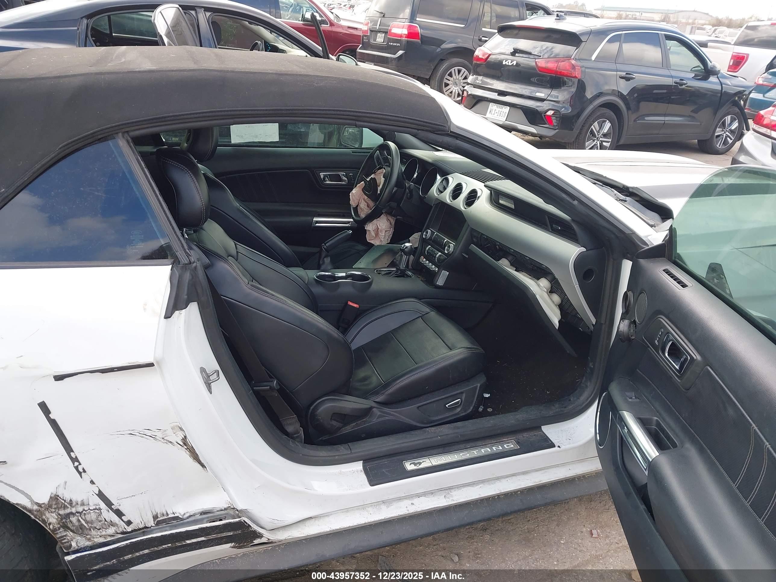 FORD MUSTANG image 5