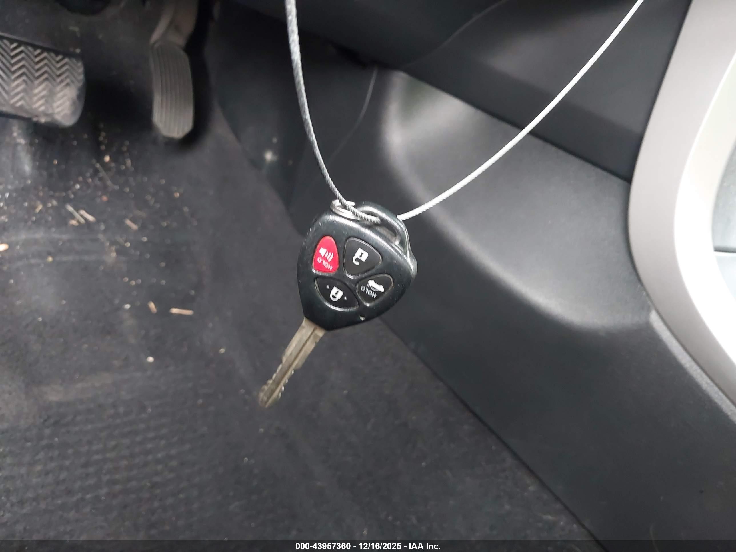 TOYOTA COROLLA image 11
