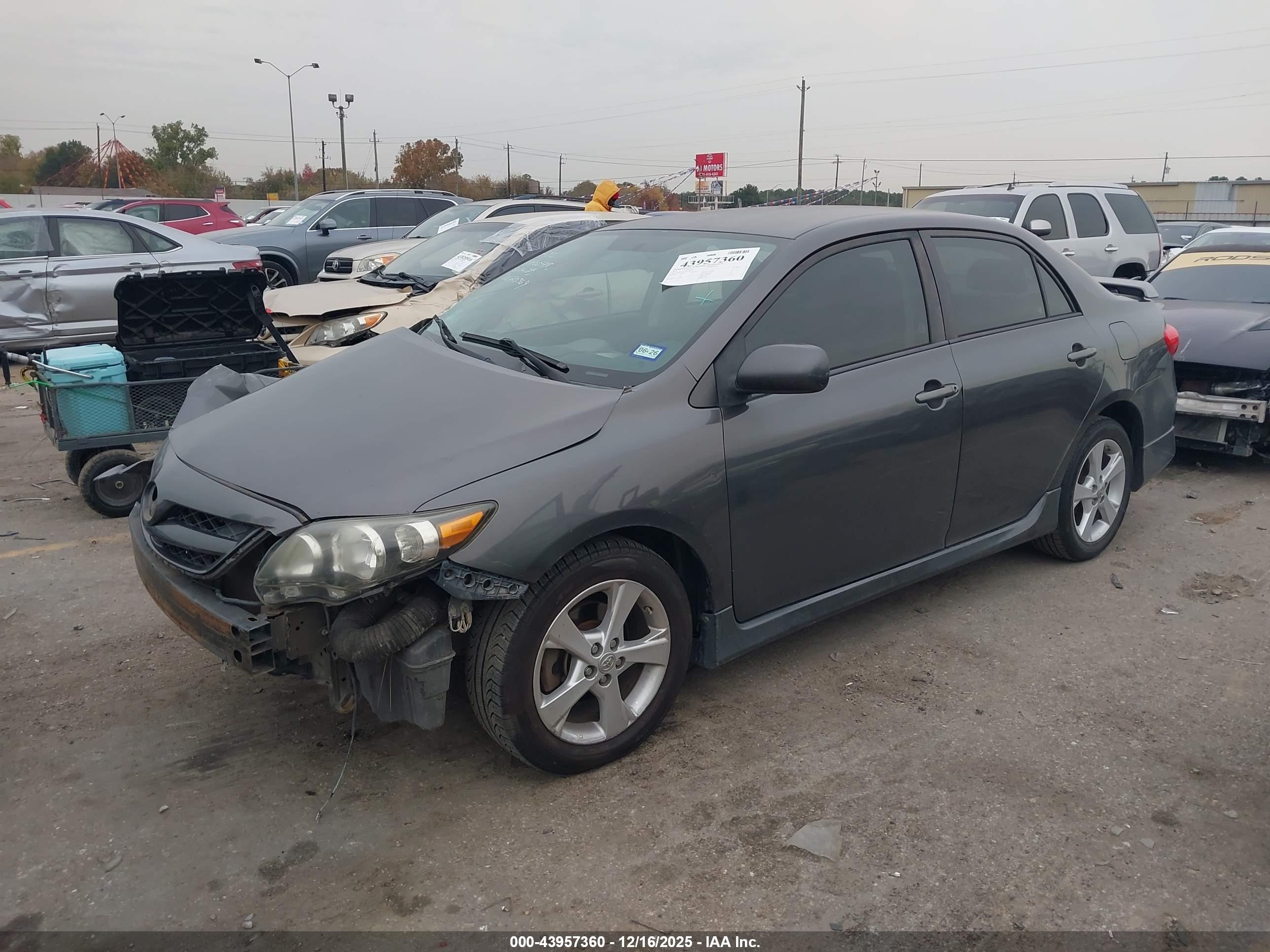 TOYOTA COROLLA image 6