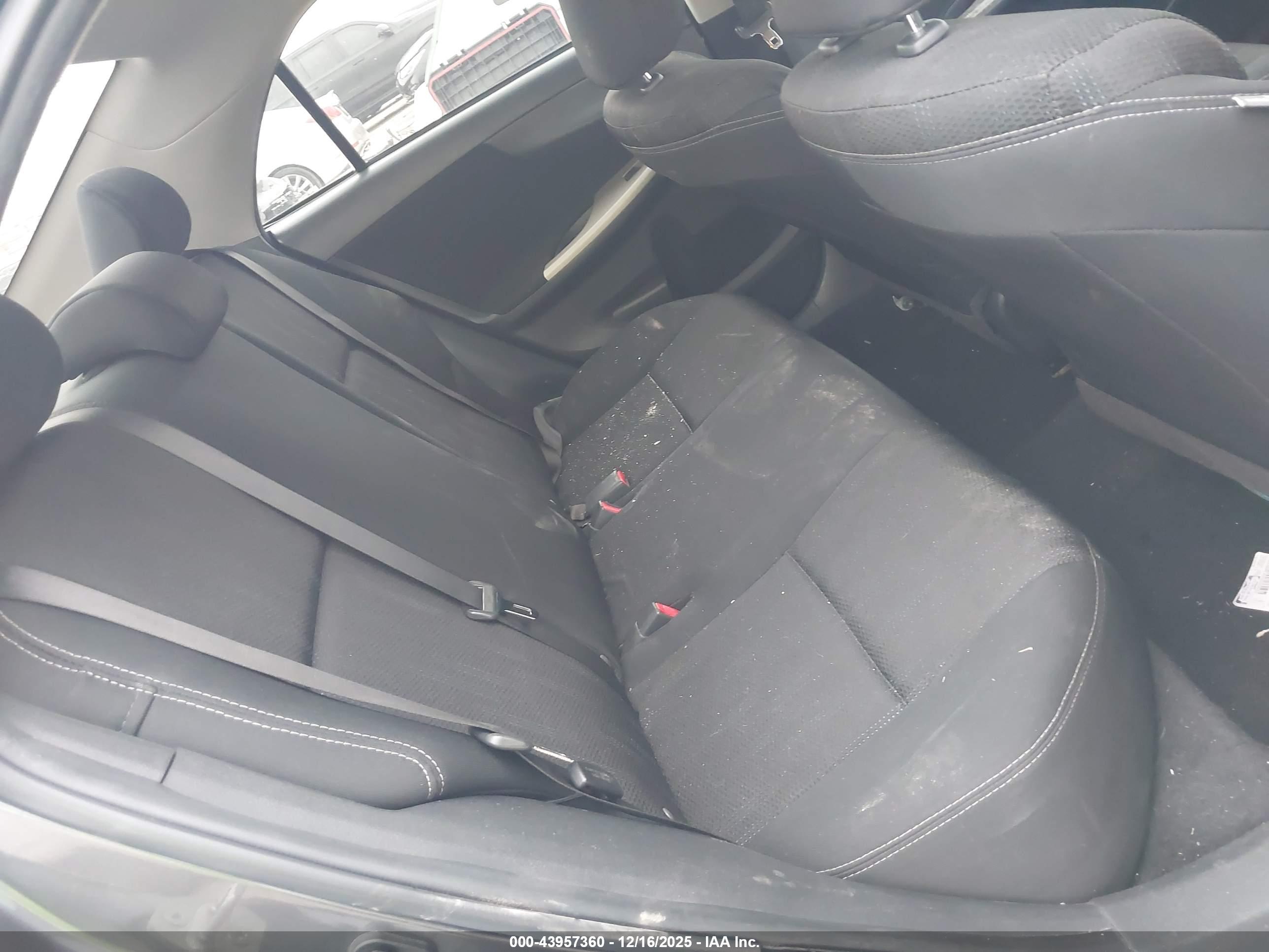 TOYOTA COROLLA image 8
