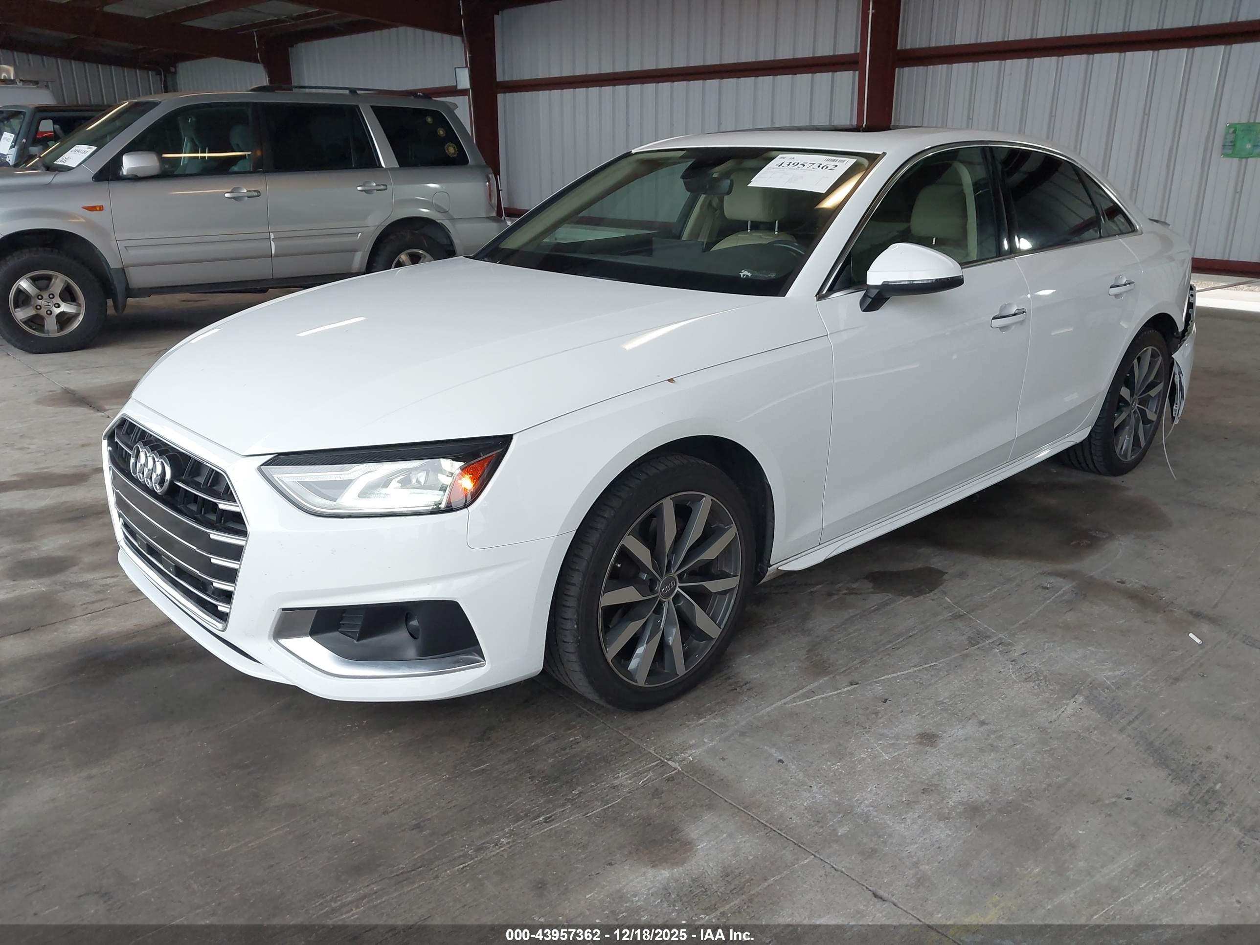 AUDI A4 image 2