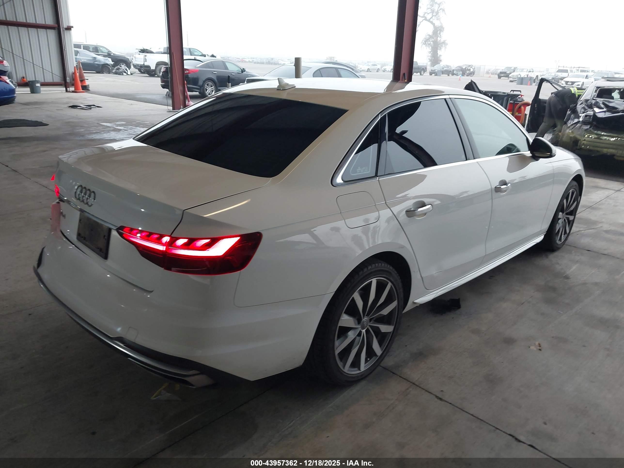 AUDI A4 image 4