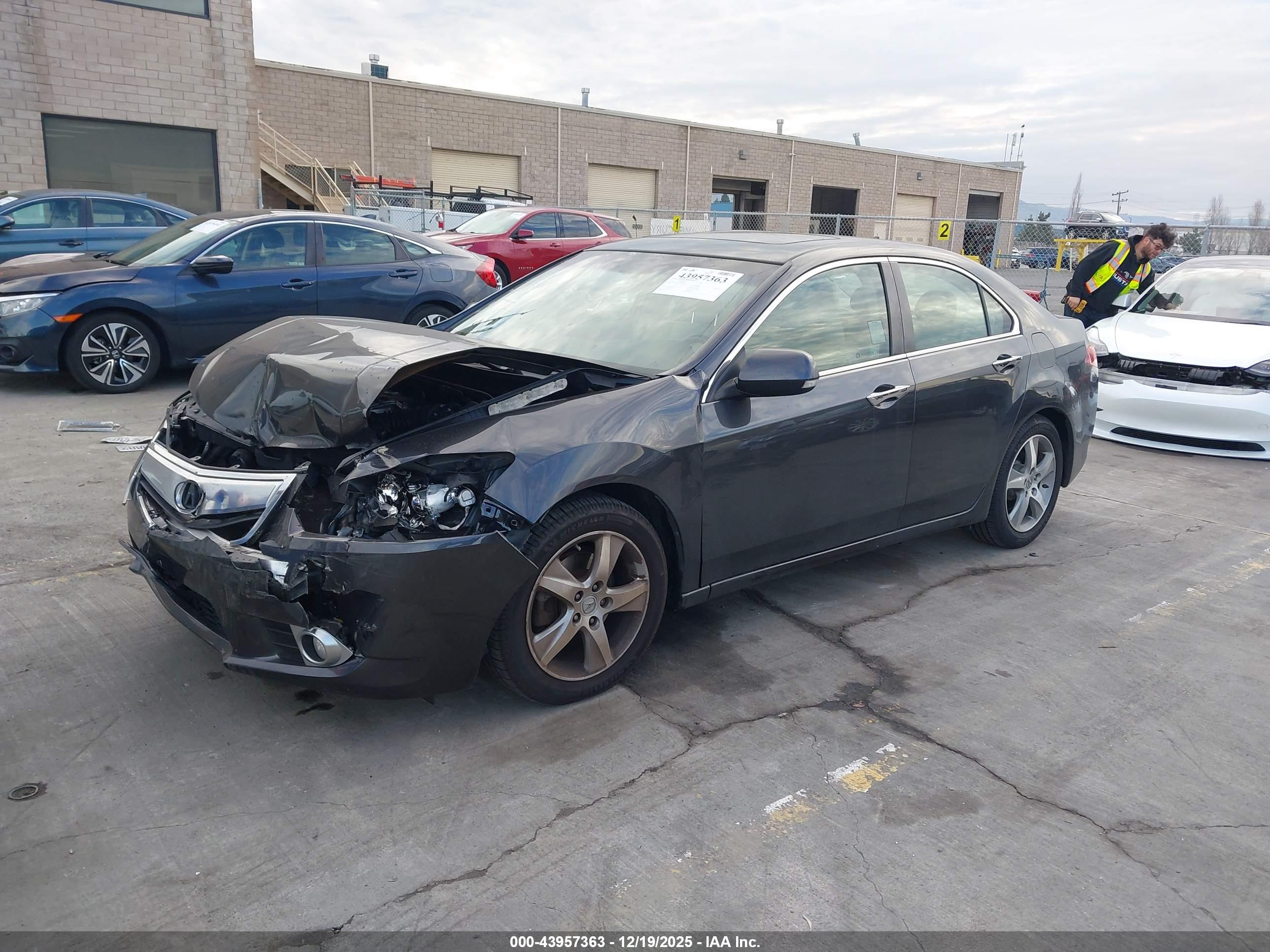 ACURA TSX image 2