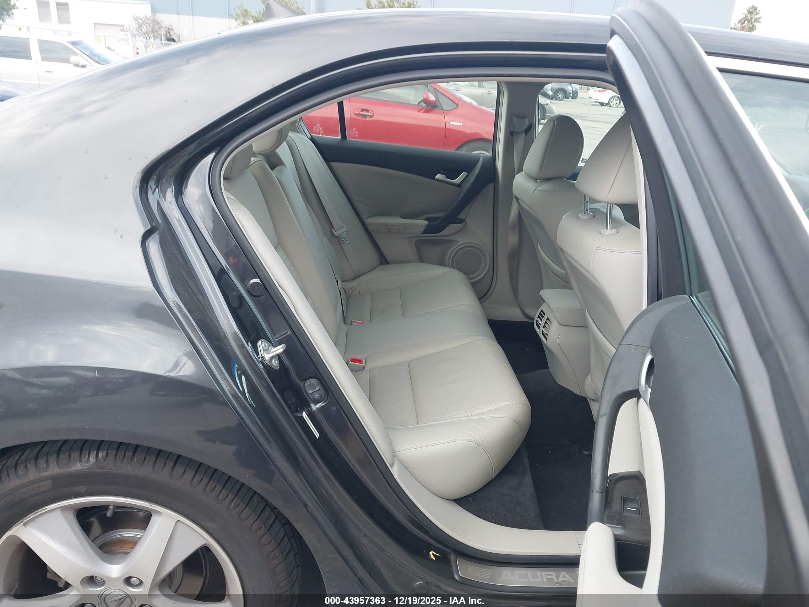 ACURA TSX image 8
