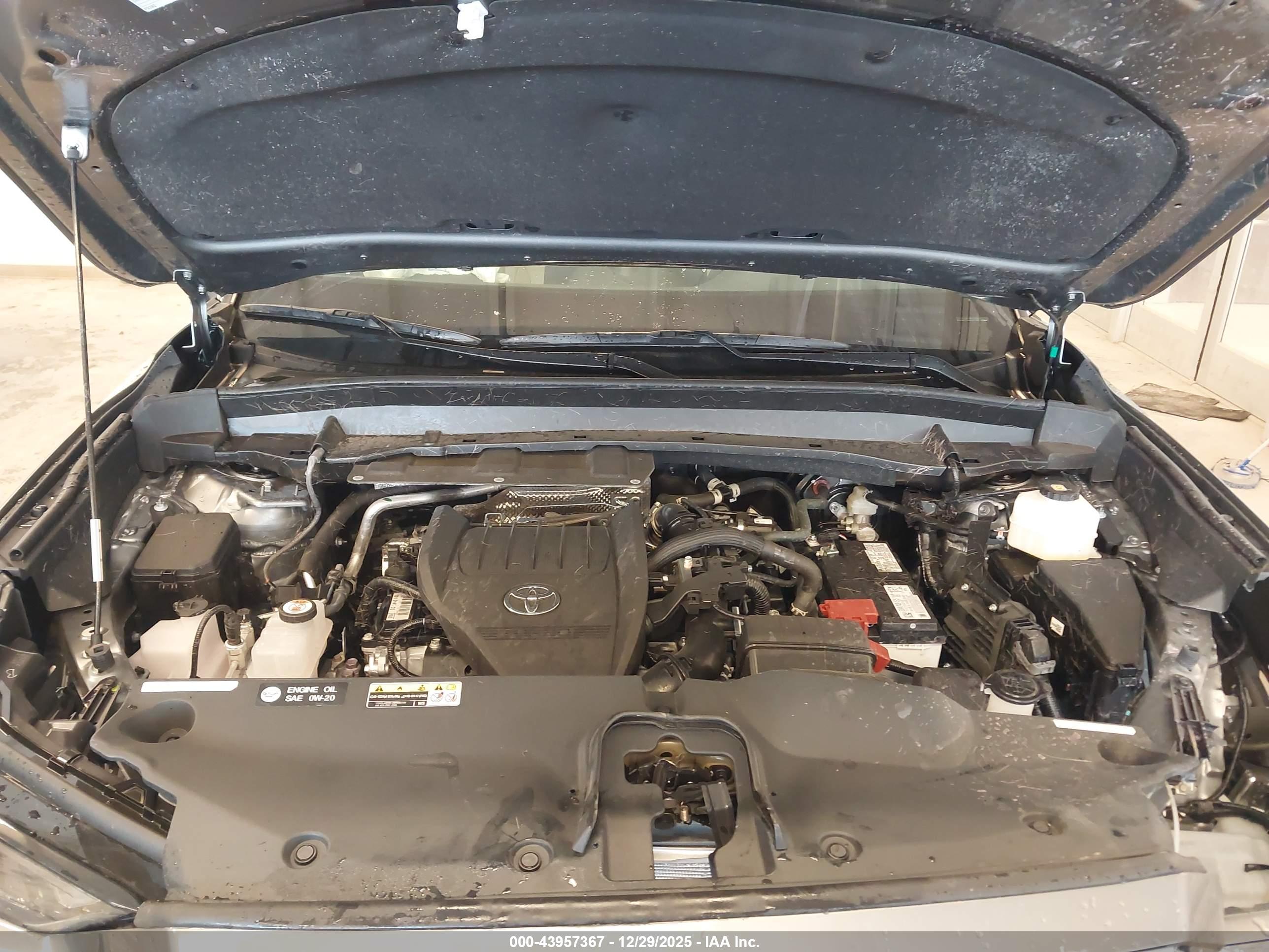 TOYOTA GRAND image 10