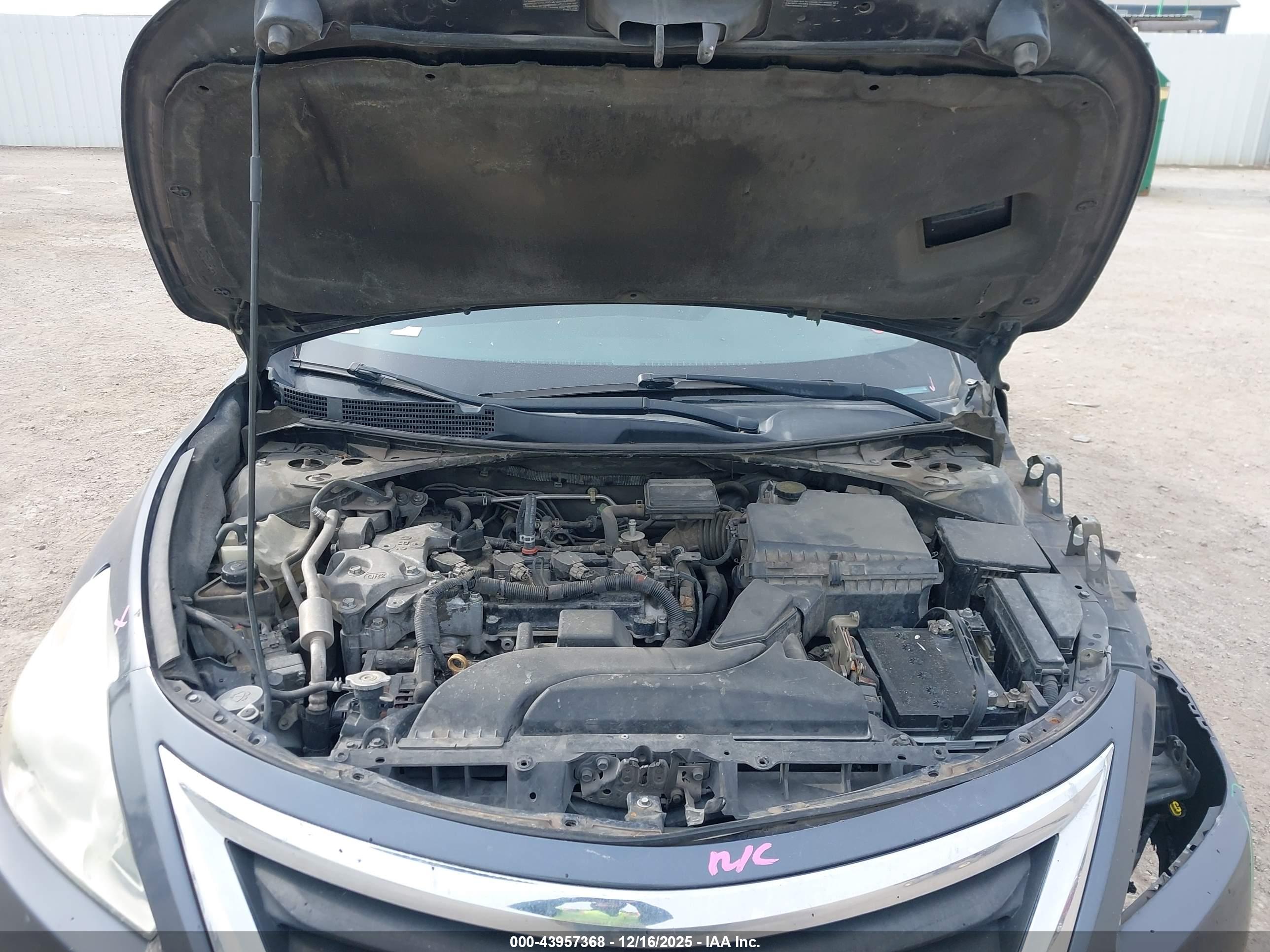 NISSAN ALTIMA image 10