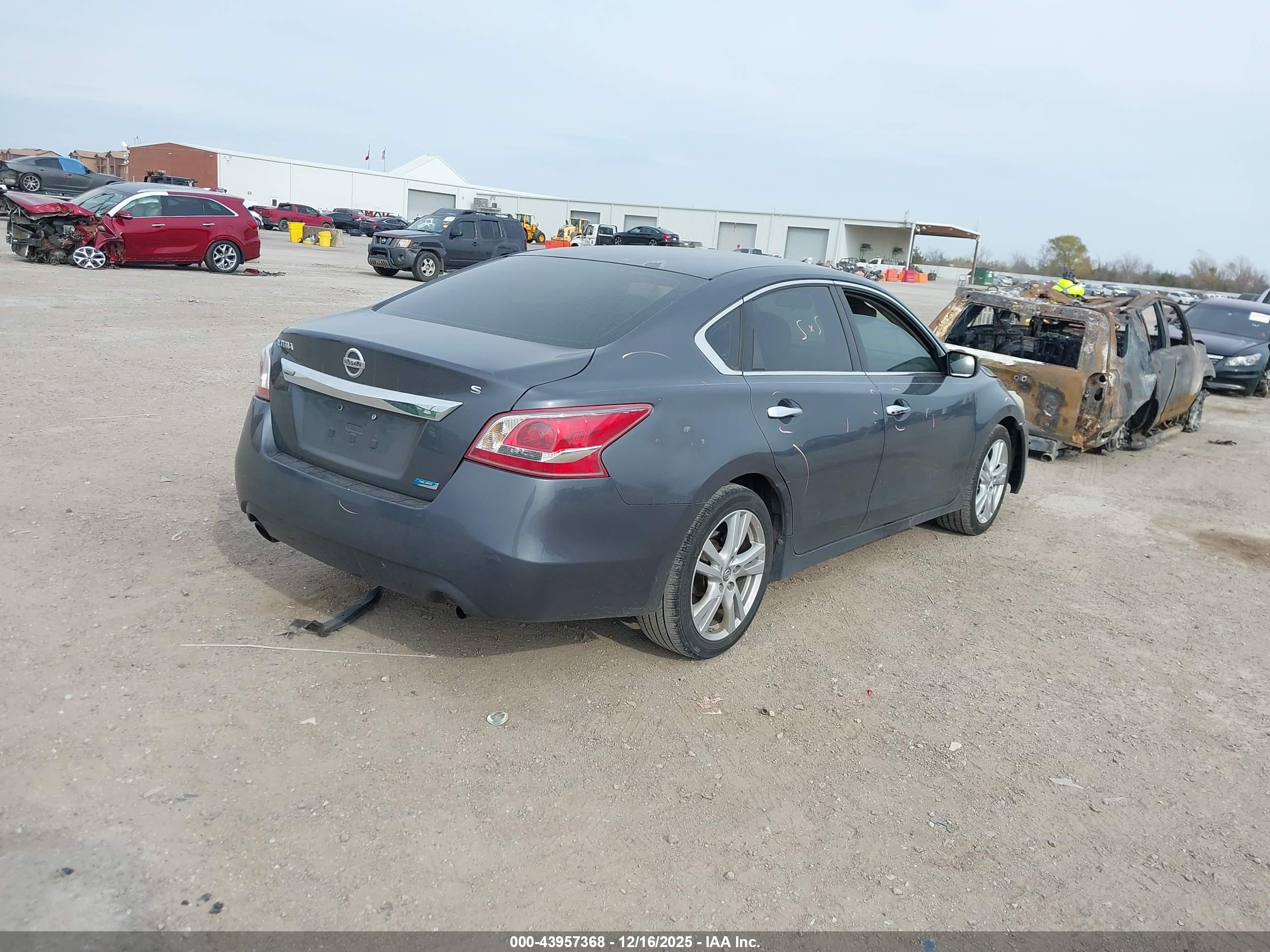 NISSAN ALTIMA image 4
