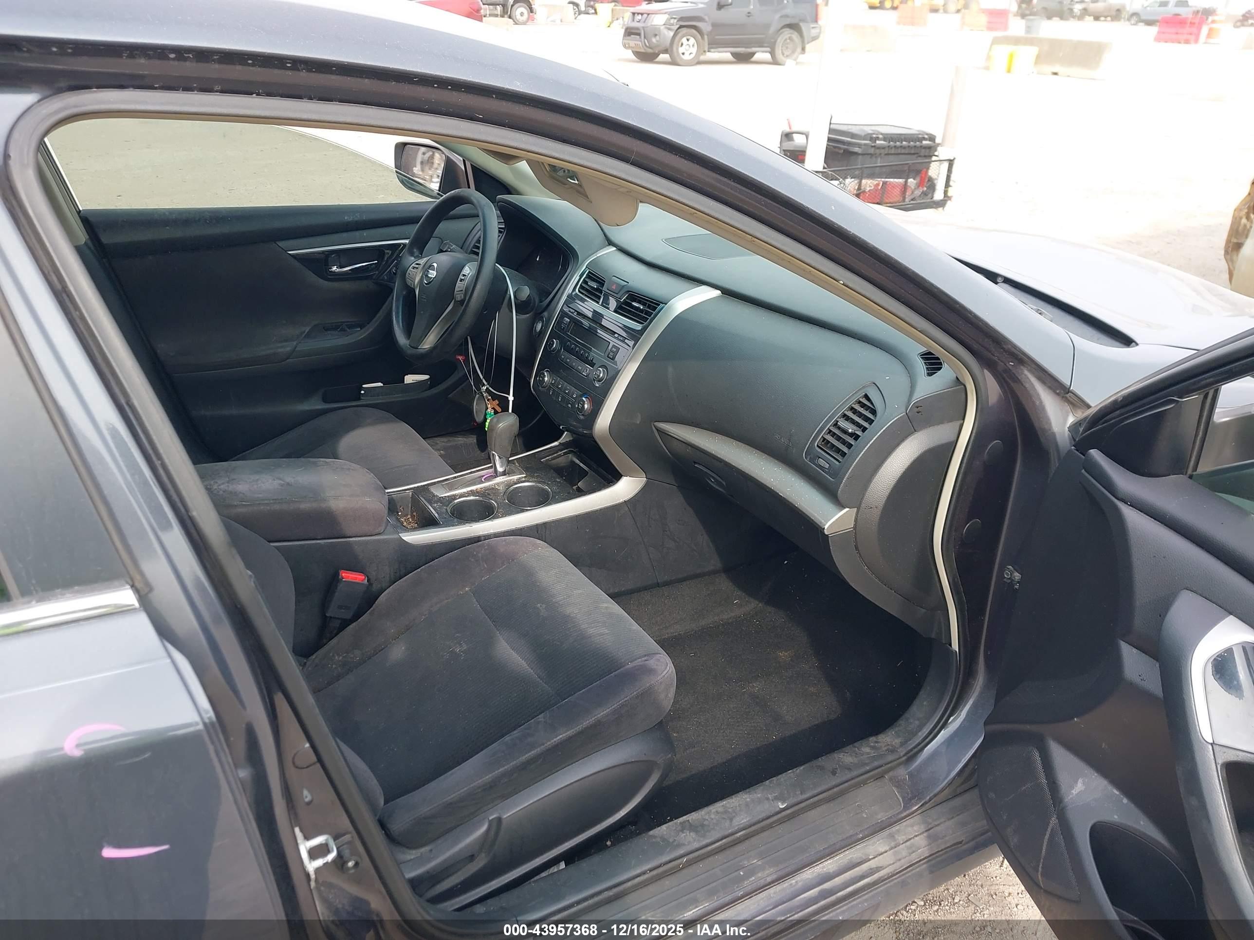 NISSAN ALTIMA image 5