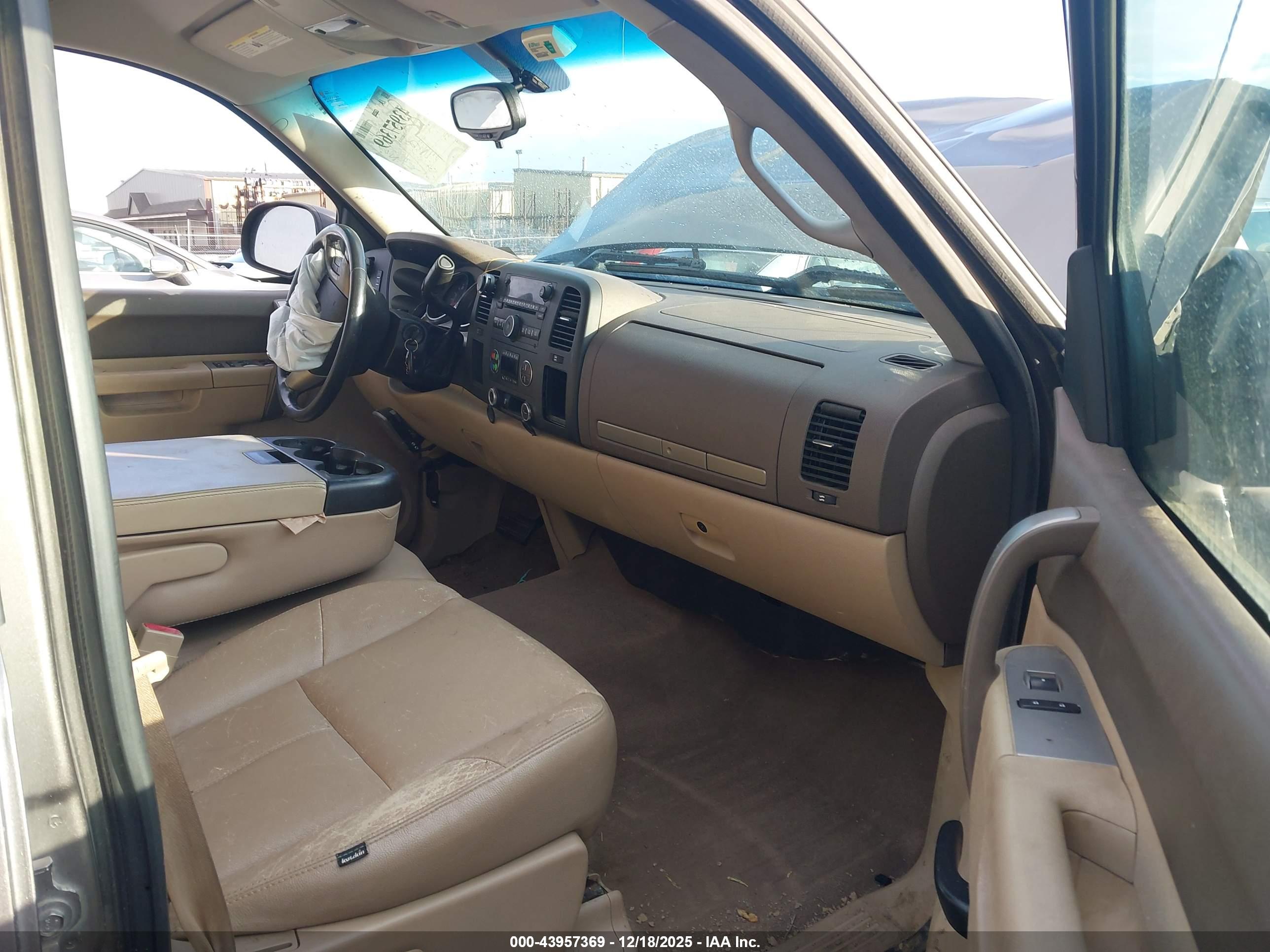 GMC SIERRA image 5